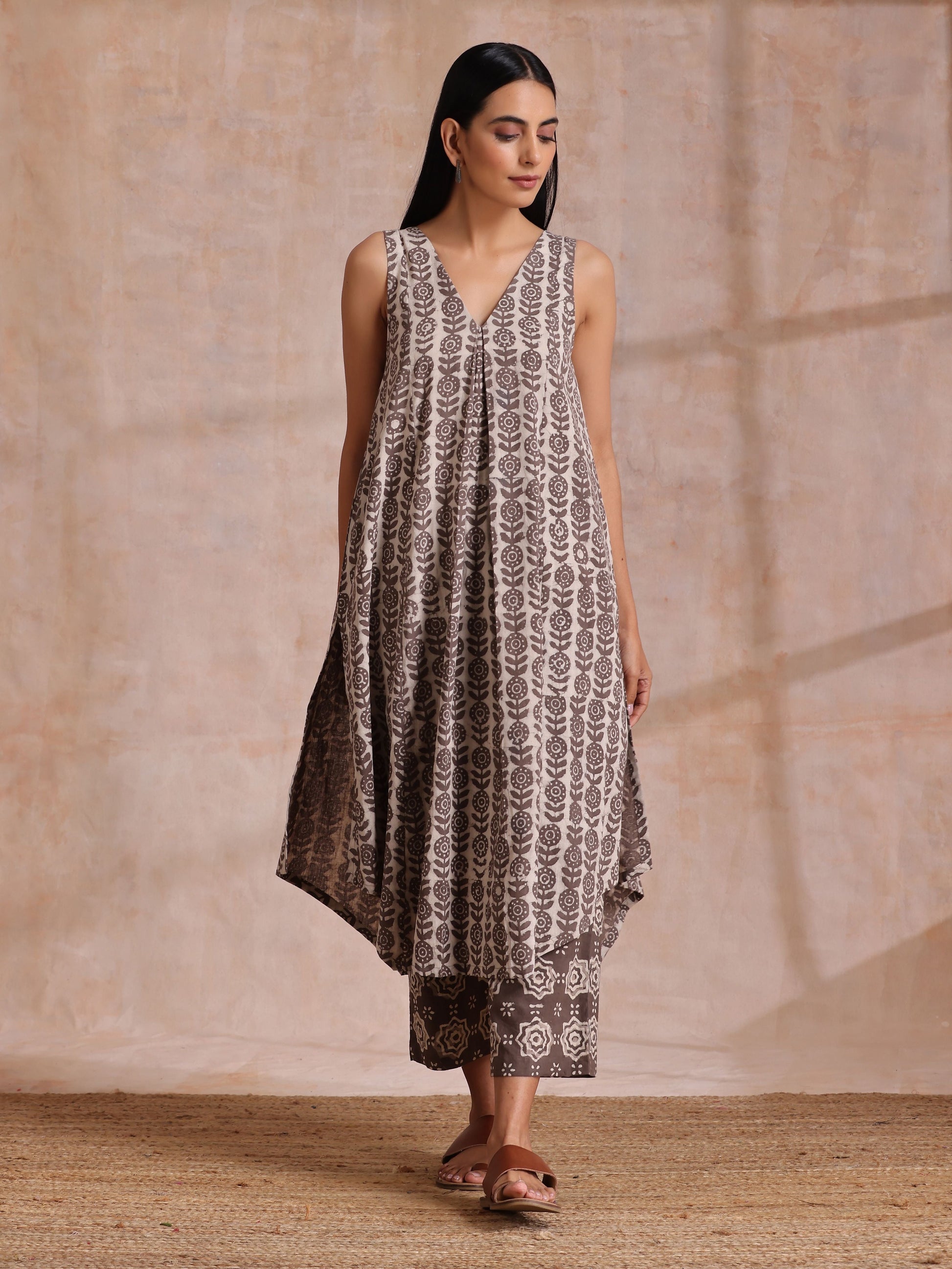 trueBrowns Clay Dabu Buta Print Cotton Sleeveless Flared Kurta Pant Set | Swadesiicart