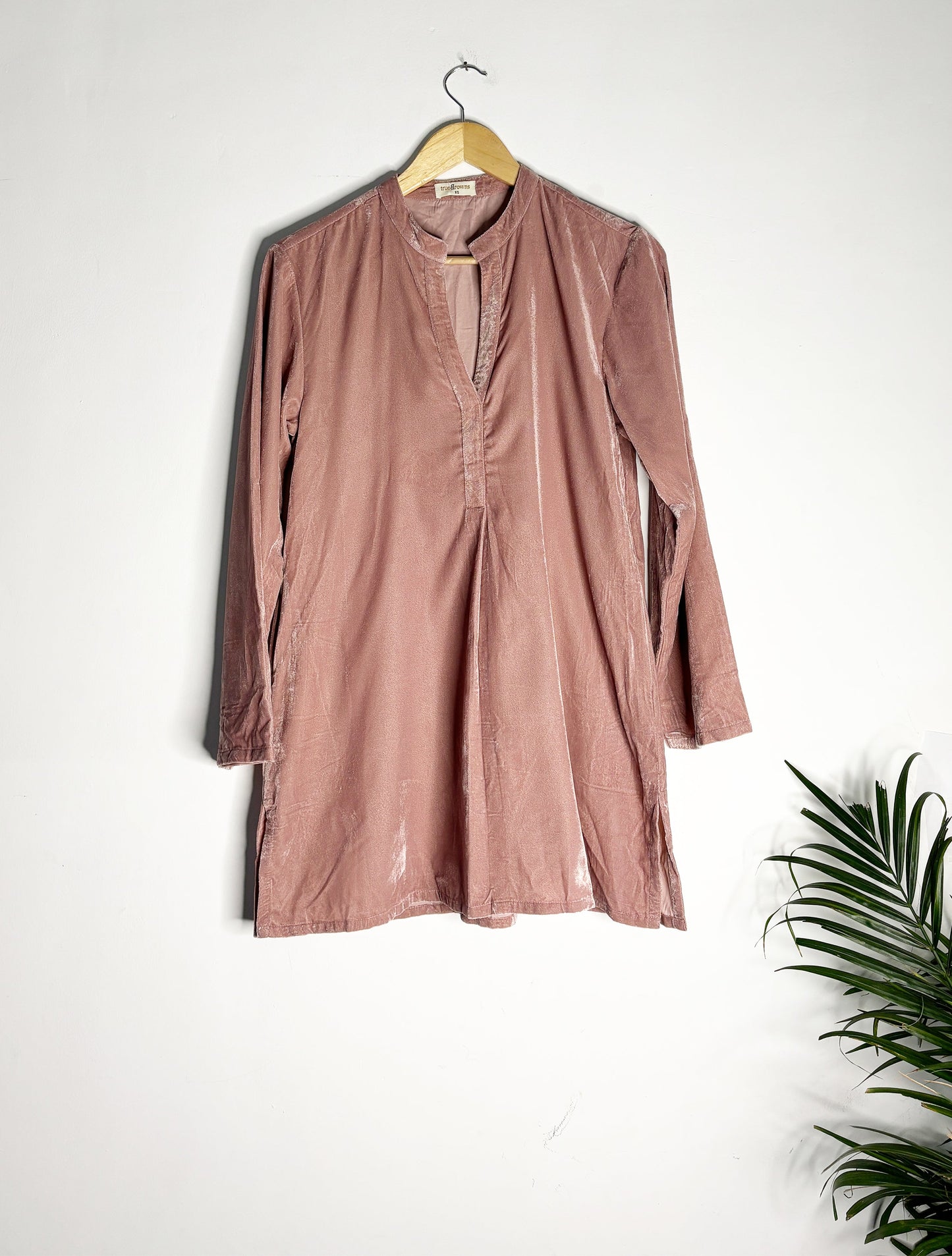 trueBrowns Pink Velvet Short Top | Swadesiicart