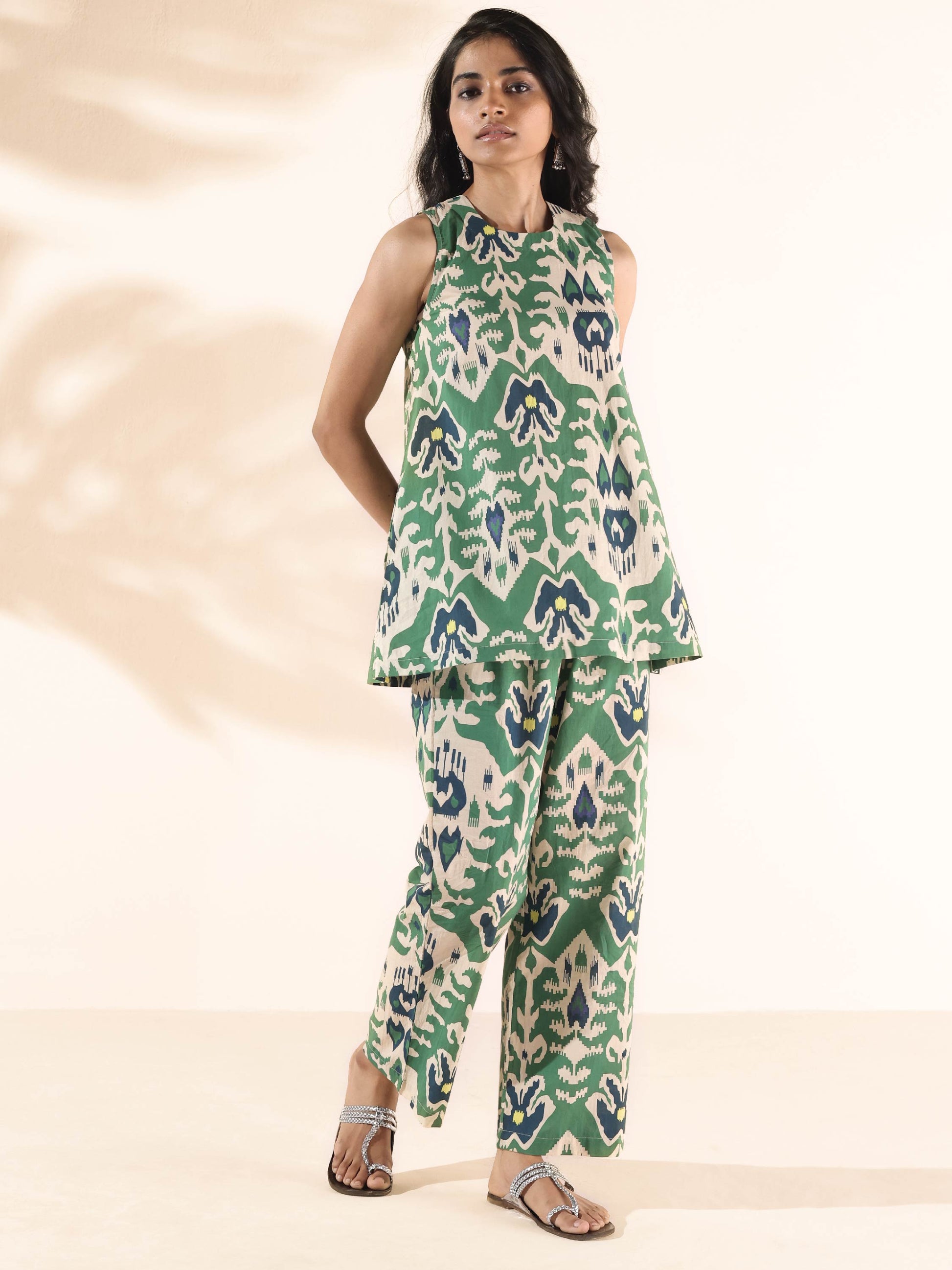 trueBrowns Green Cotton Ikat Sleeveless Co-ord Set - Swadesiicart
