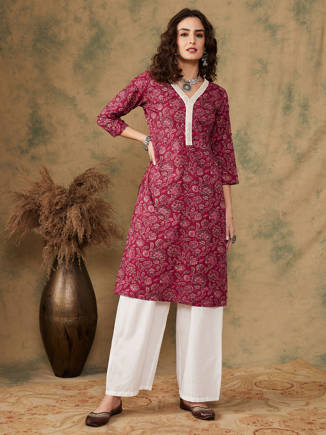 InWeave Women's Burgundy Maroon Print V Neck Lace Work Straight Kurta - Swadesiicart