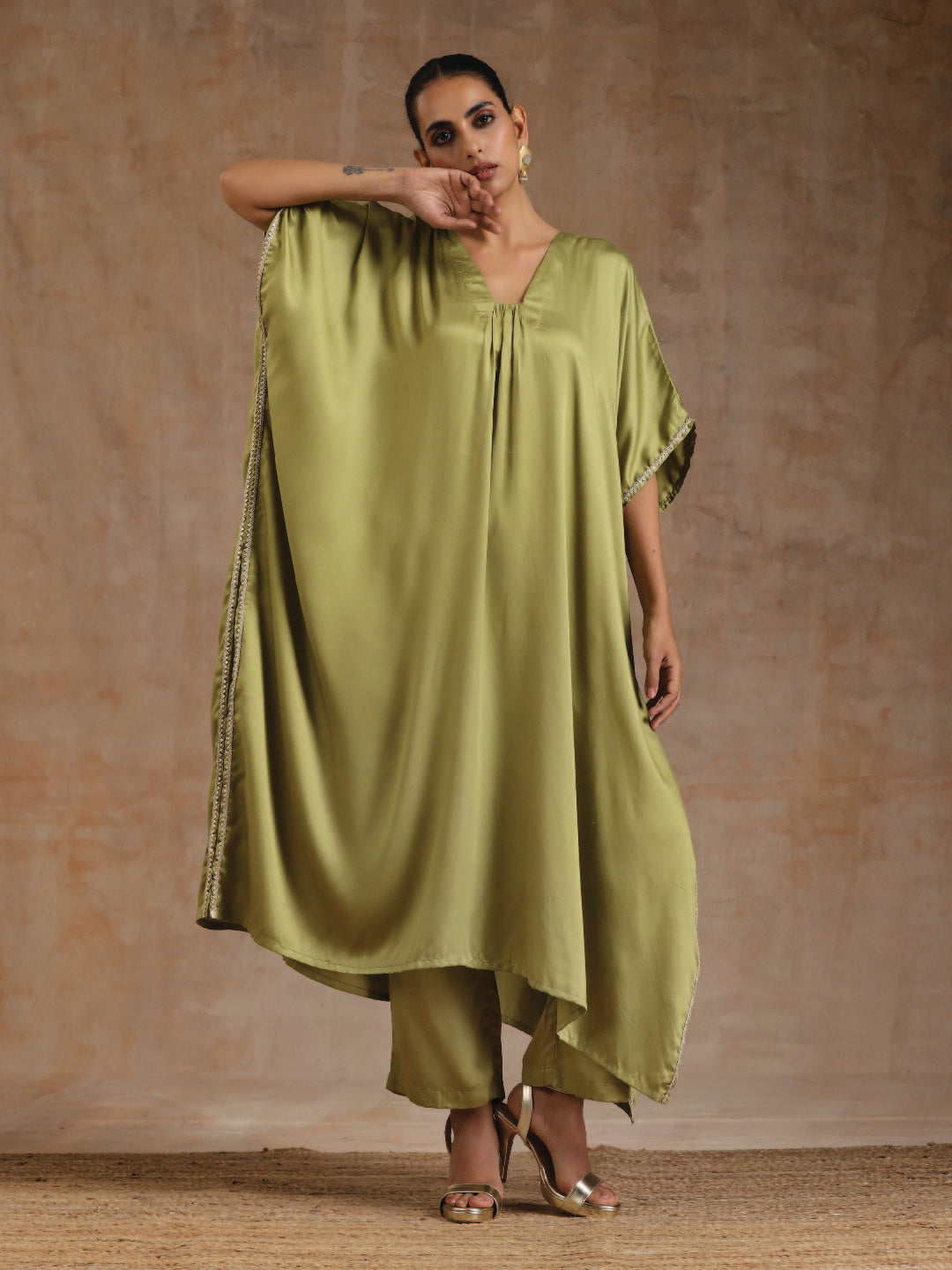 trueBrowns Light Green Modal Satin Kaftan Kurta Set | Swadesiicart