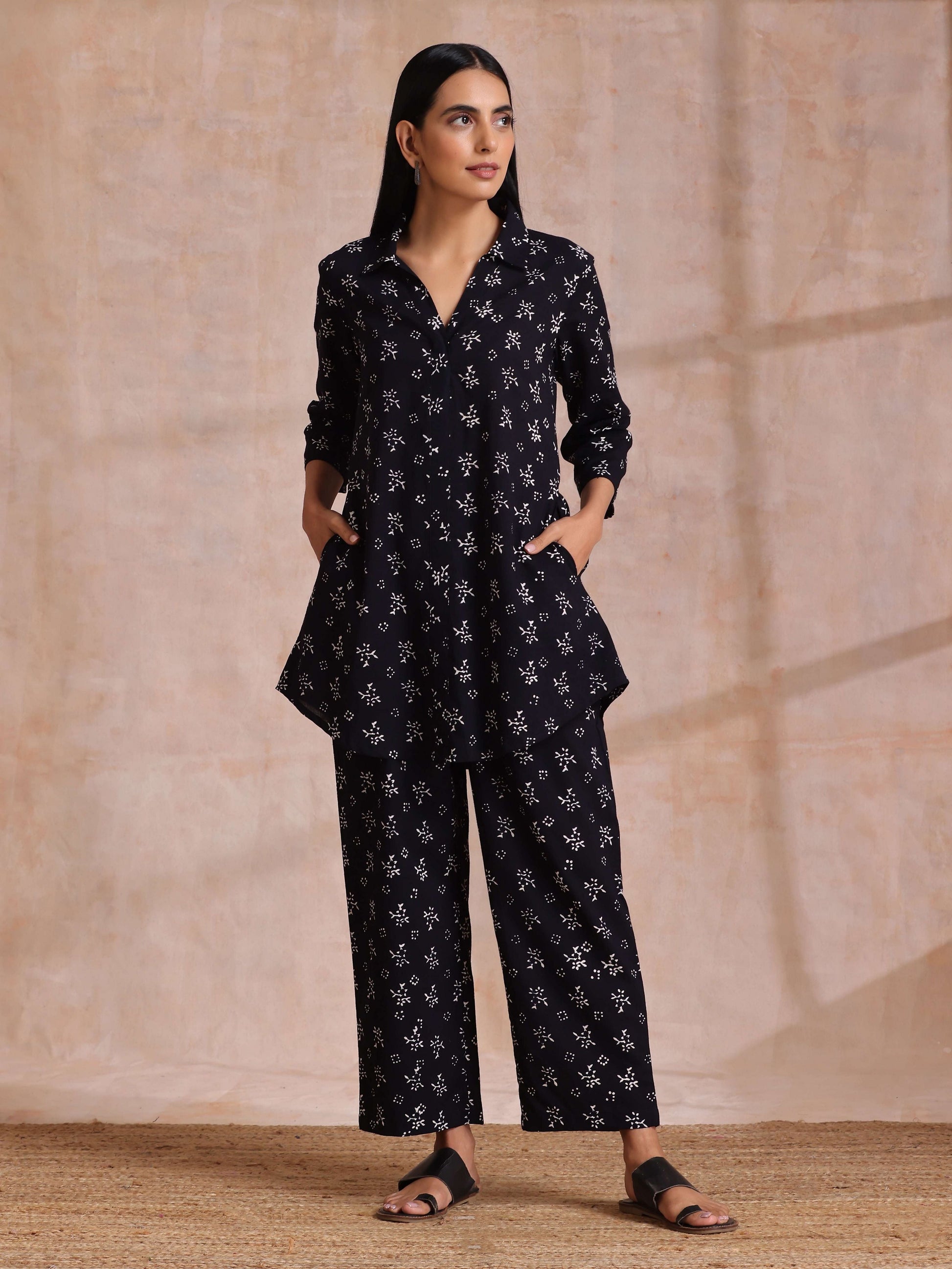 trueBrowns Black White Floral Print Cotton Collar Short Co-Ord Set - Swadesiicart