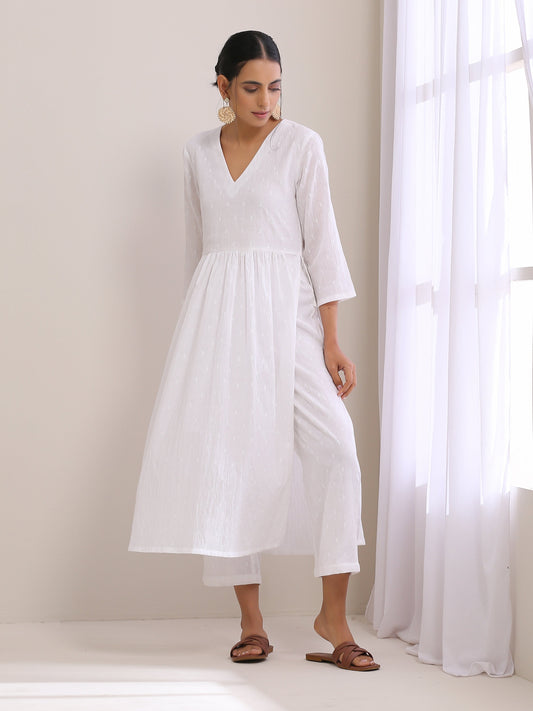 trueBrowns White Dobby High Slit Gathered Kurta Set | Swadesiicart
