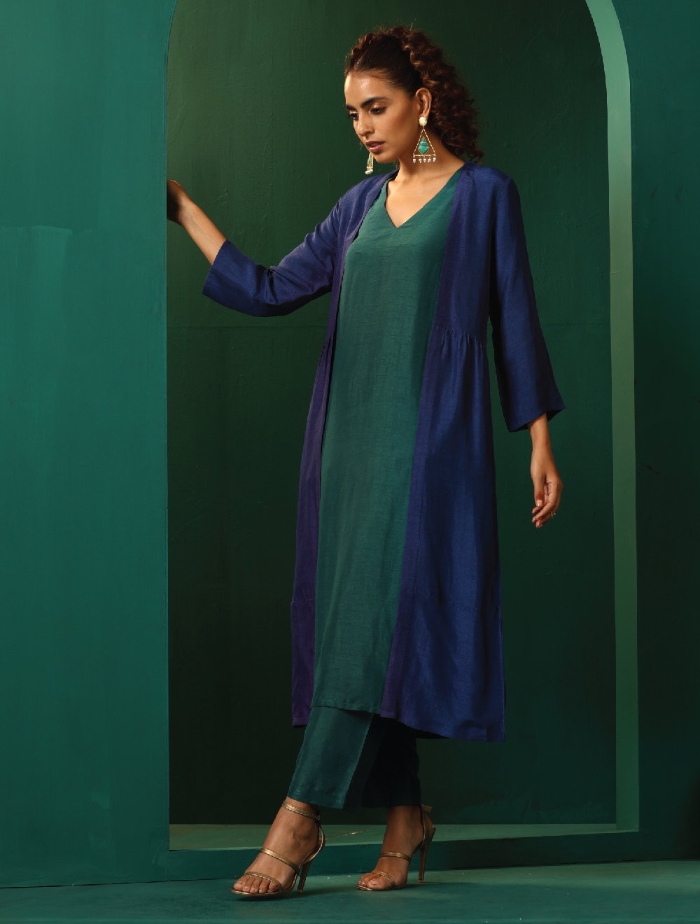 trueBrowns Blue Teal Silk Kurta Jacket Set | Swadesiicart