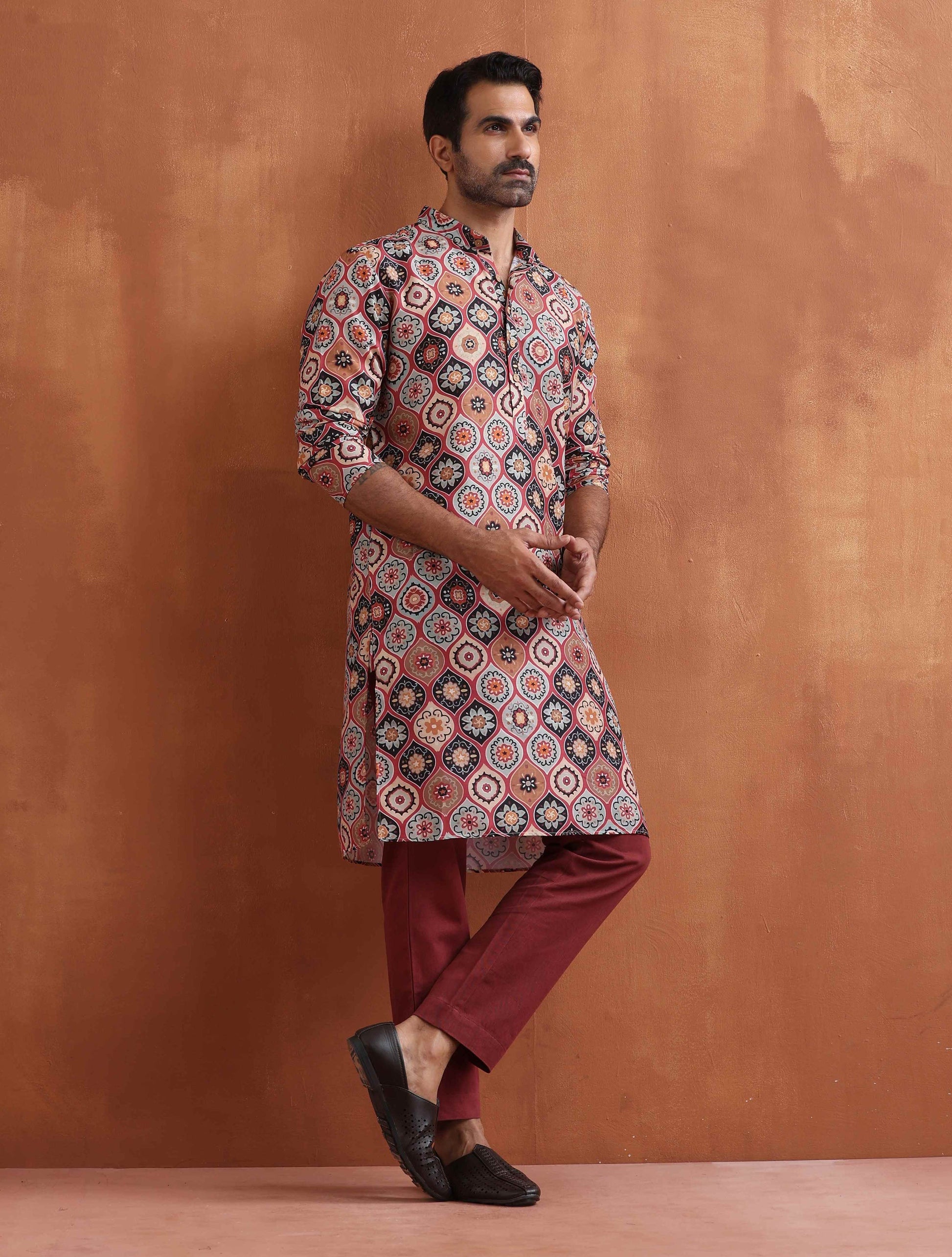 trueBrowns Men's Rust Geometric Printed Kurta | Swadesiicart