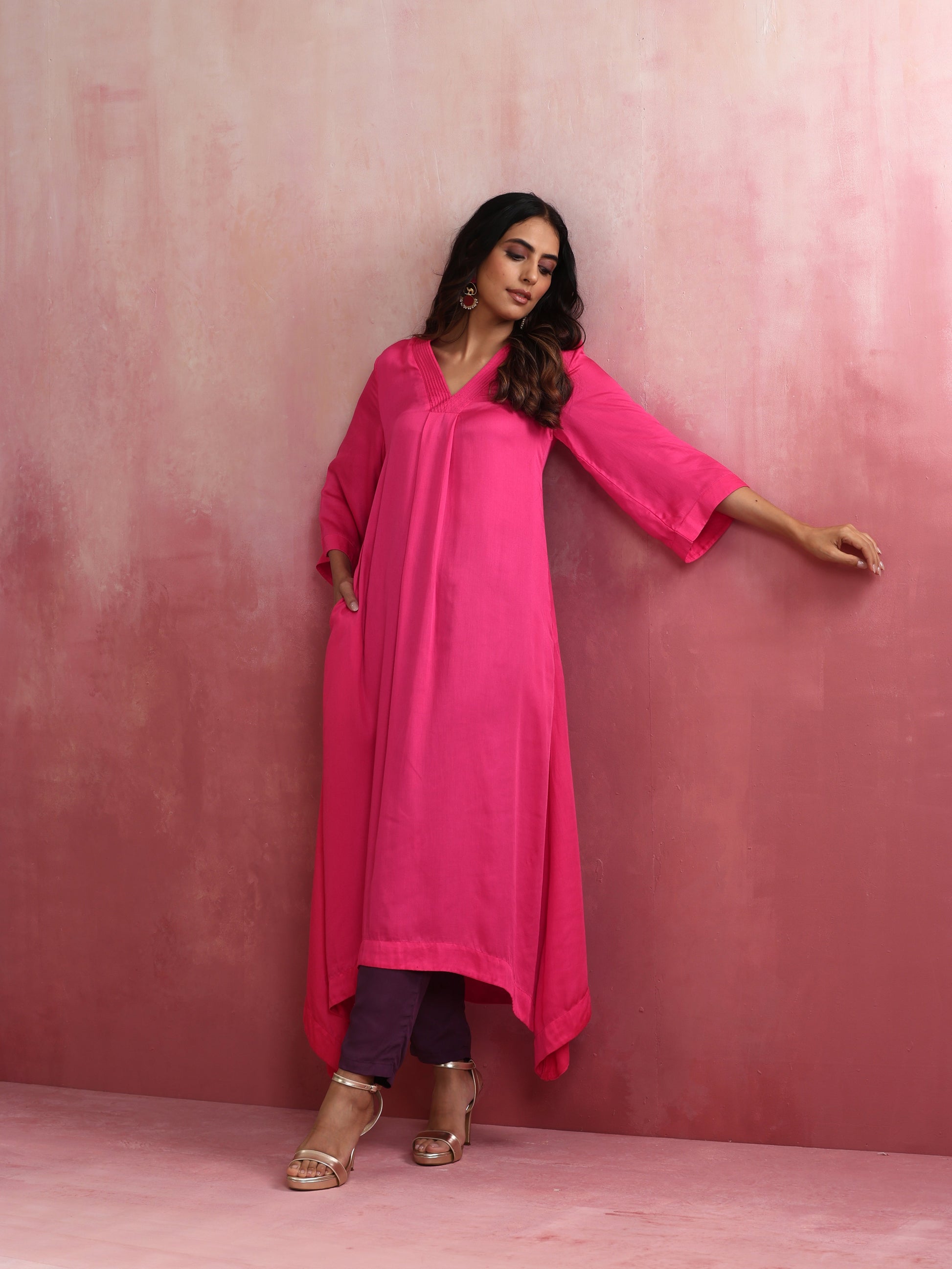 trueBrowns Pink Modal Boxpleat Kurta Set | Swadesiicart