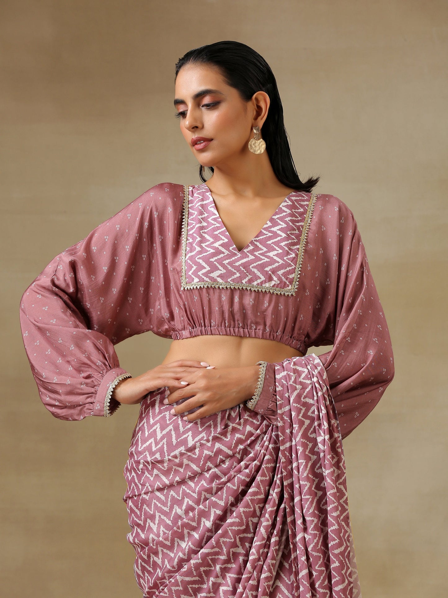 trueBrowns Dark Mauve Bandhani Printed Silk Elasticated Blouse | Swadesiicart