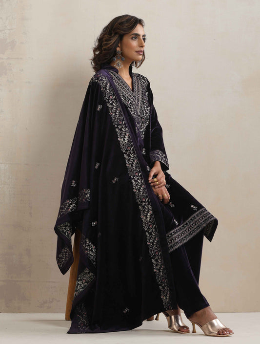 trueBrowns Purple Velvet Embroidered Kurta Pant Dupatta Set | Swadesiicart