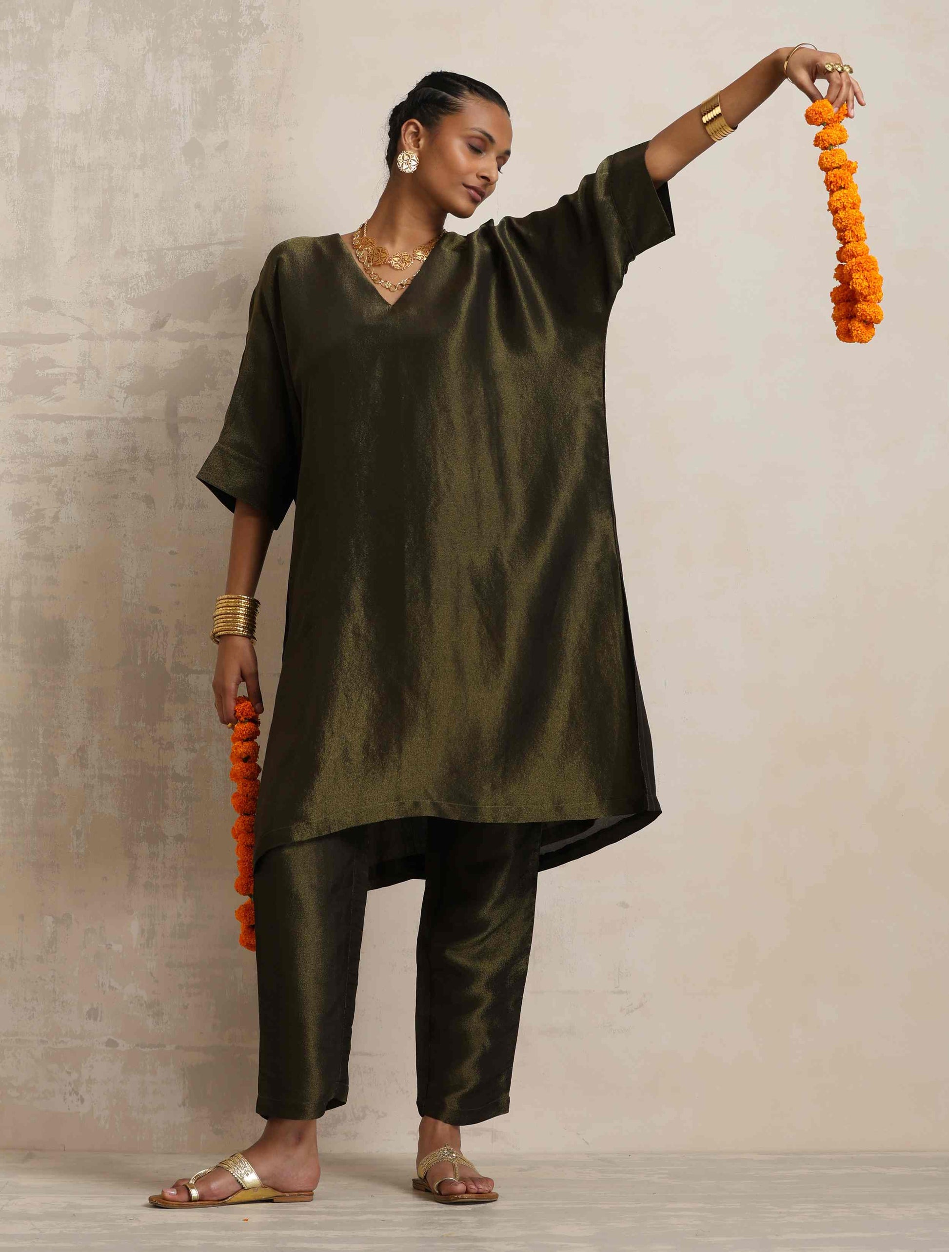 trueBrowns Olive Green Tissue Kurta Co-ord Set - Swadesiicart