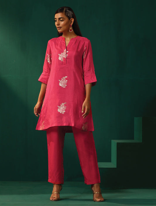 trueBrowns Pink Floral Viscose Silk Round Neck Co-ord Set - Swadesiicart