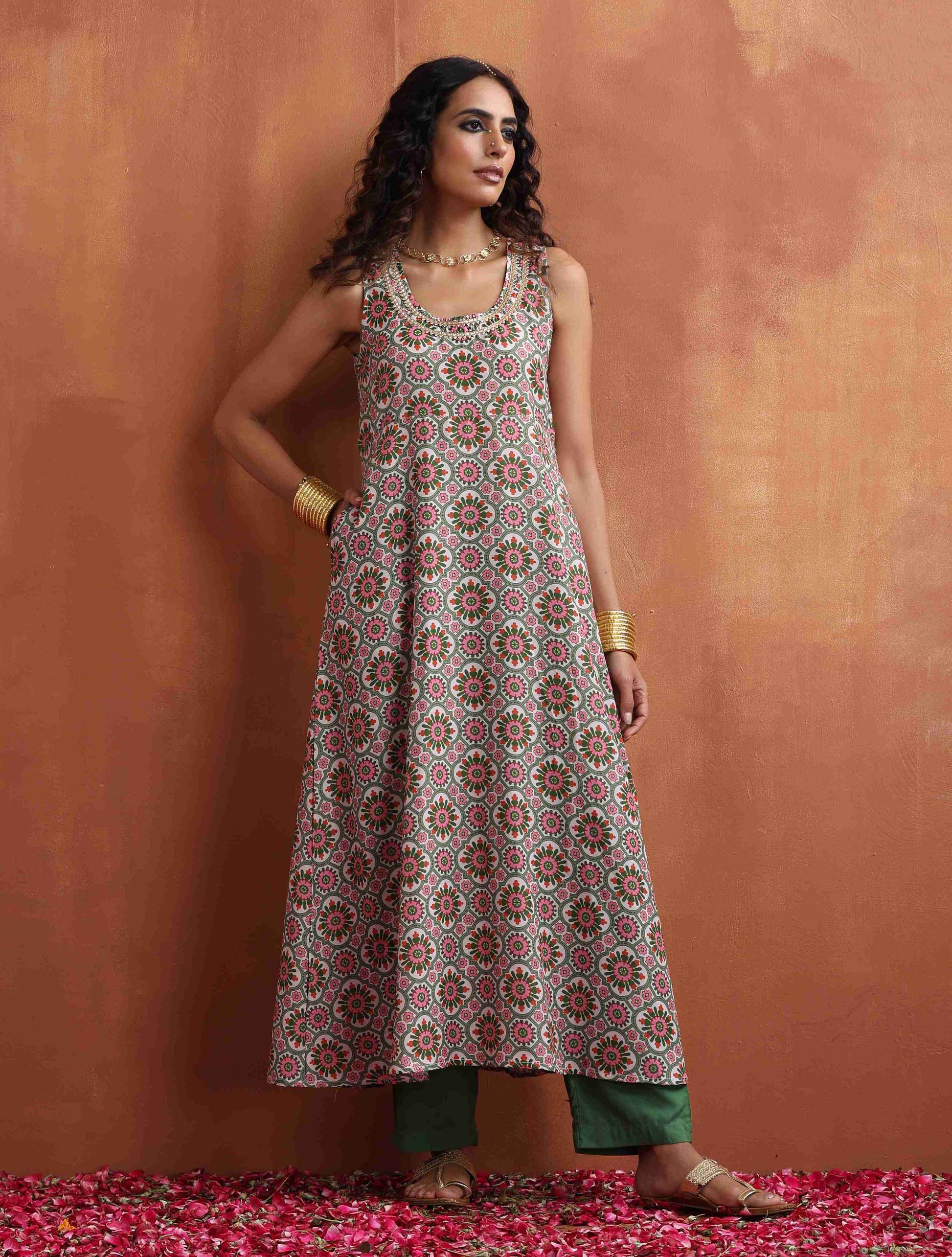 trueBrowns Off White Print Flared Anarkali Kurta Set | Swadesiicart