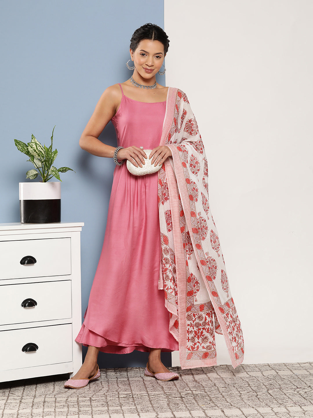 InWeave Women's Light Pink Ray Strappy Set With Red Big Floral Cotton Dupatta - Swadesiicart