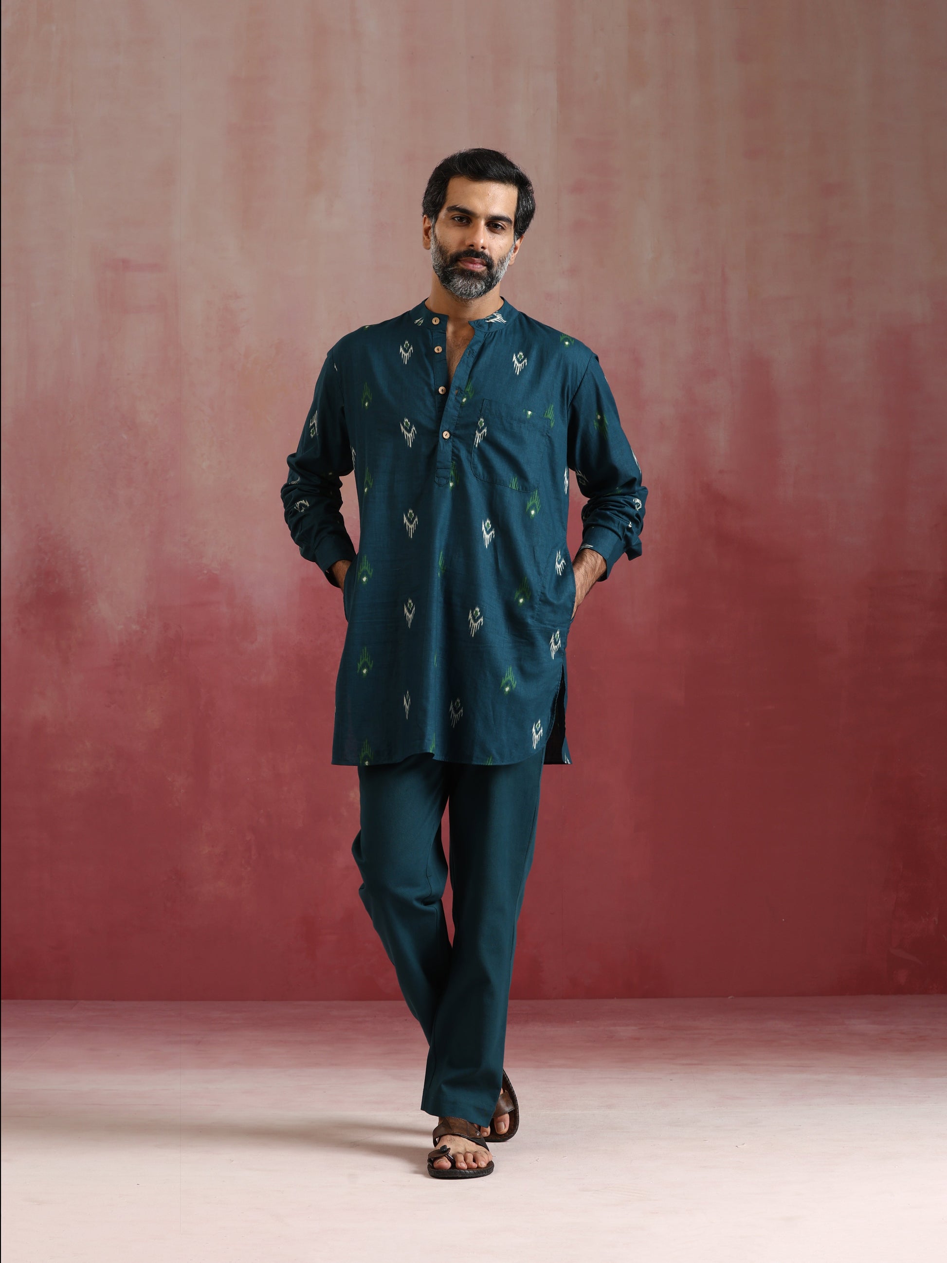 trueBrowns Men's Blue Ikat Print Mandarin Collar Kurta Co-ord set - Swadesiicart