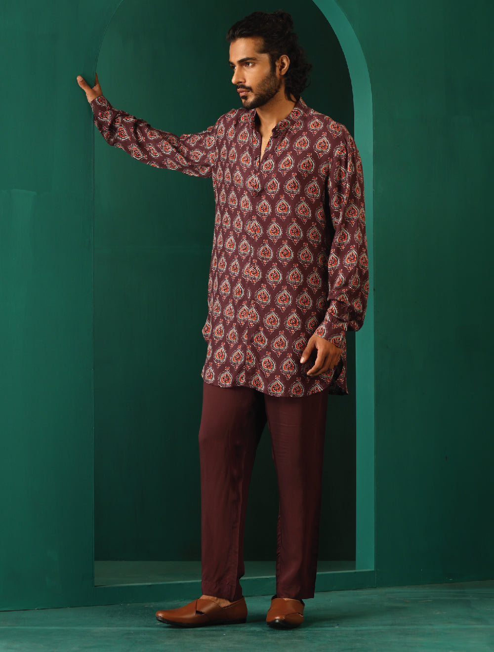 trueBrowns Men's Deep Purple Paan Muslin Silk Printed Co-ord Set - Swadesiicart