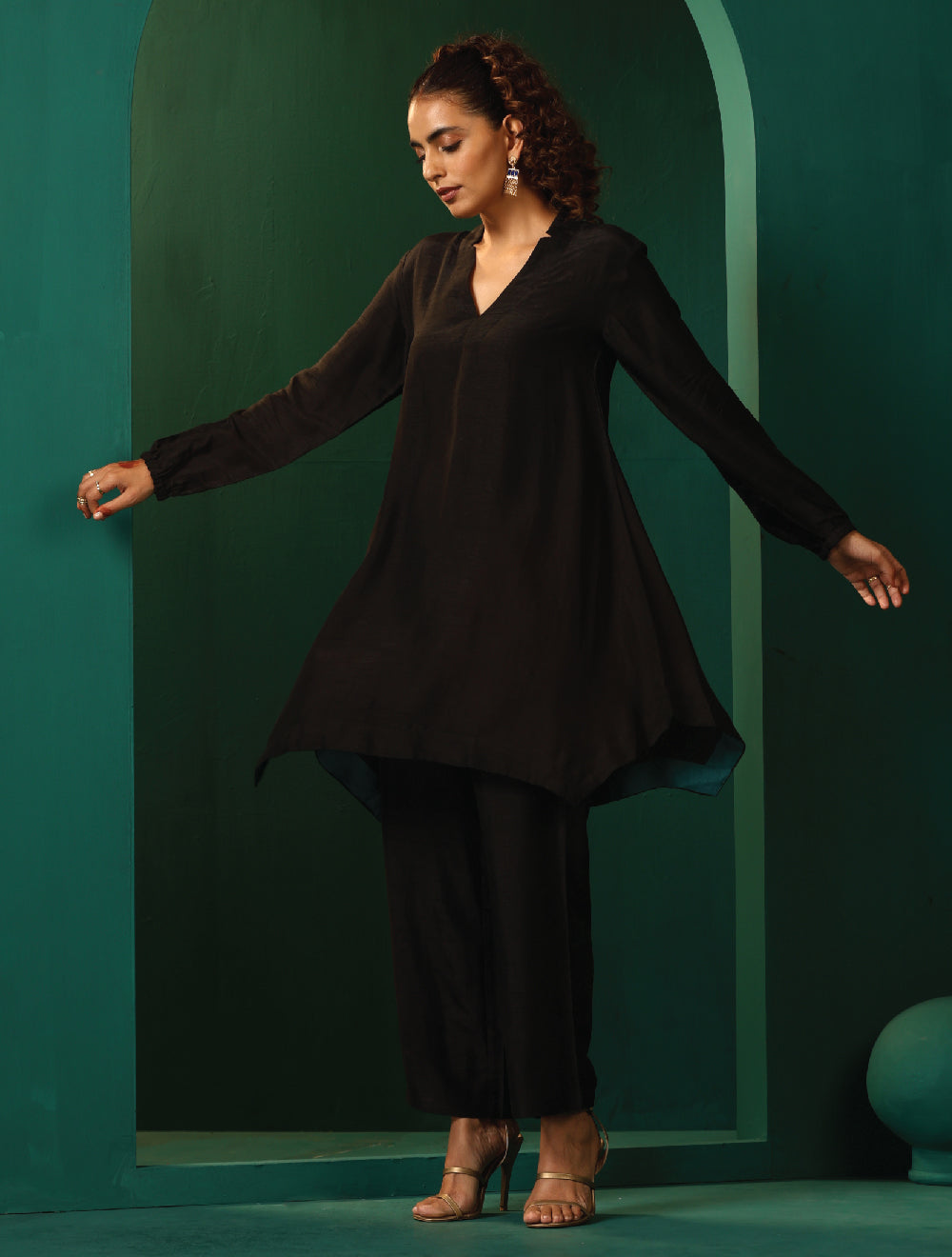 trueBrowns Black Silk Collar Co-ord Set - Swadesiicart