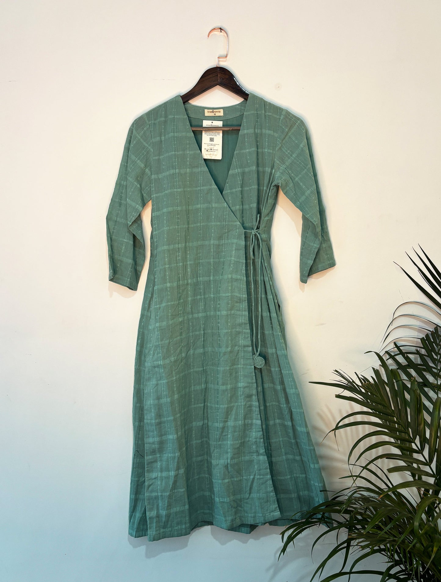 trueBrowns Blue Square Dobby Kurta Set | Swadesiicart