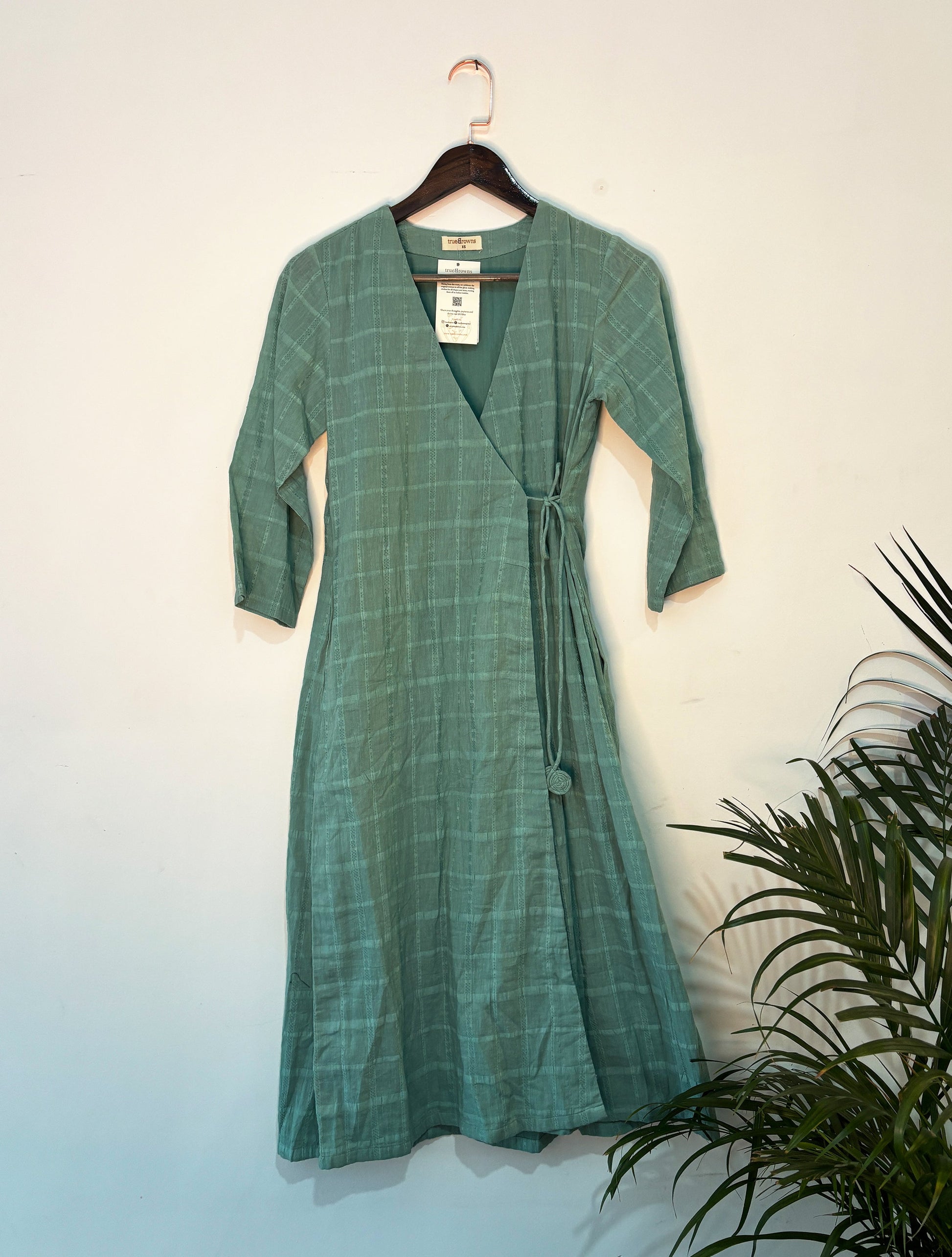 trueBrowns Blue Square Dobby Kurta Set | Swadesiicart