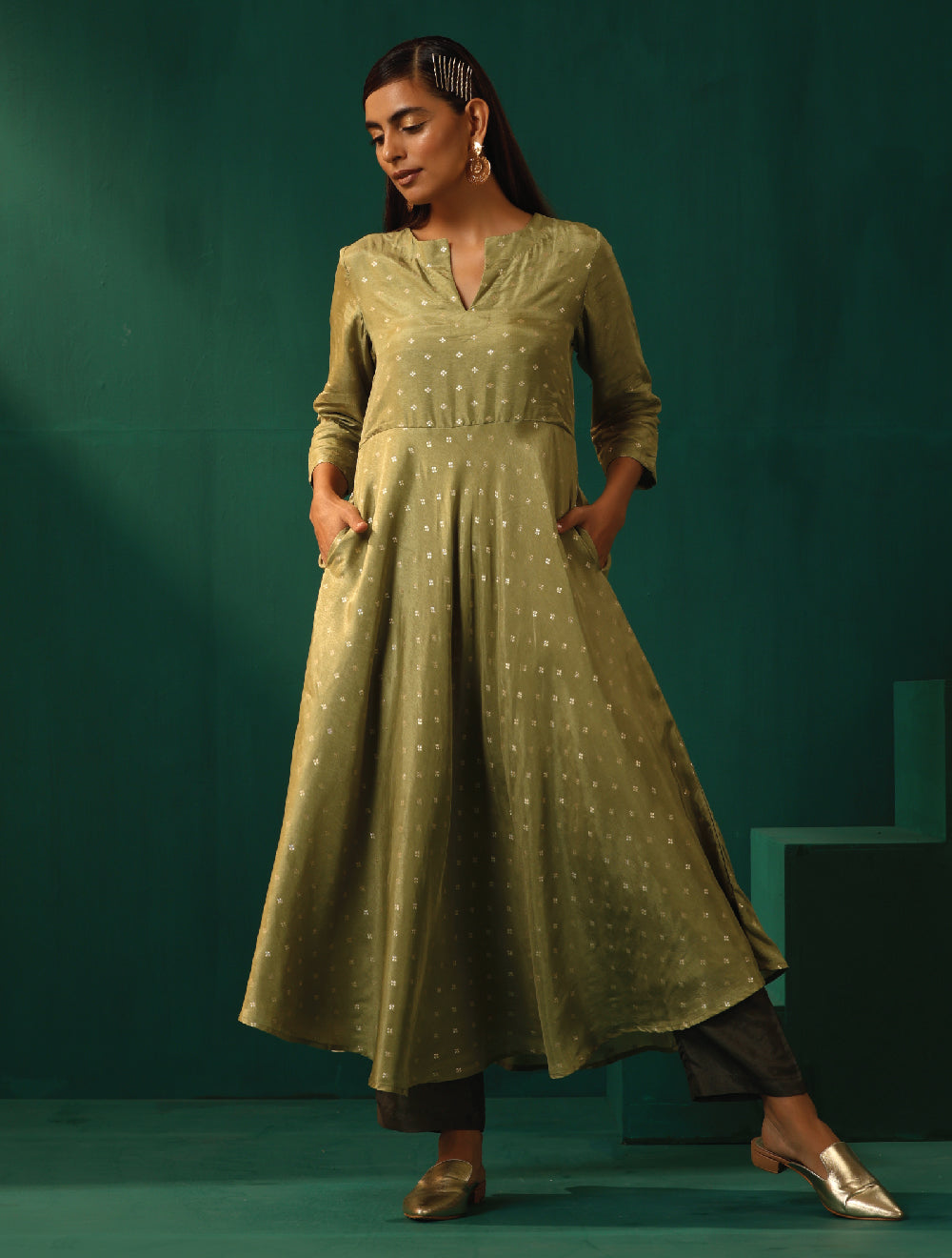 trueBrowns Green Square Viscose Silk Flared Kurta Pant Set | Swadesiicart