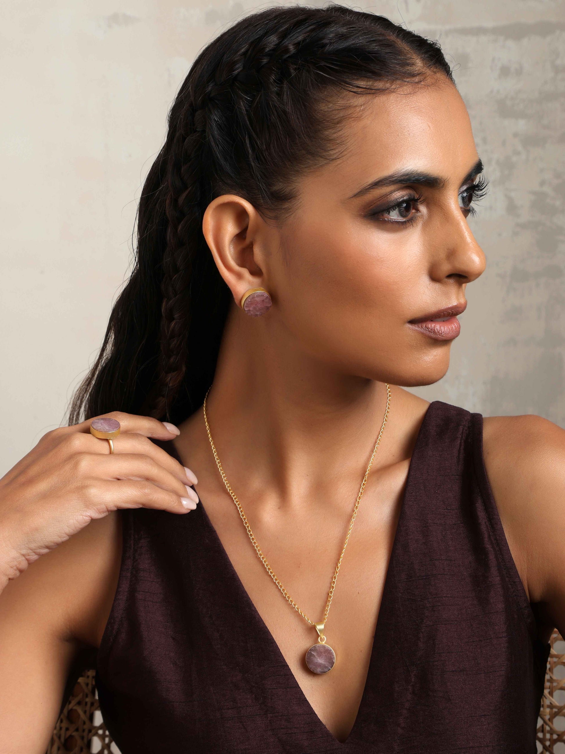 trueBrowns Gold Tone Pink Stone Pendant Set - Swadesiicart