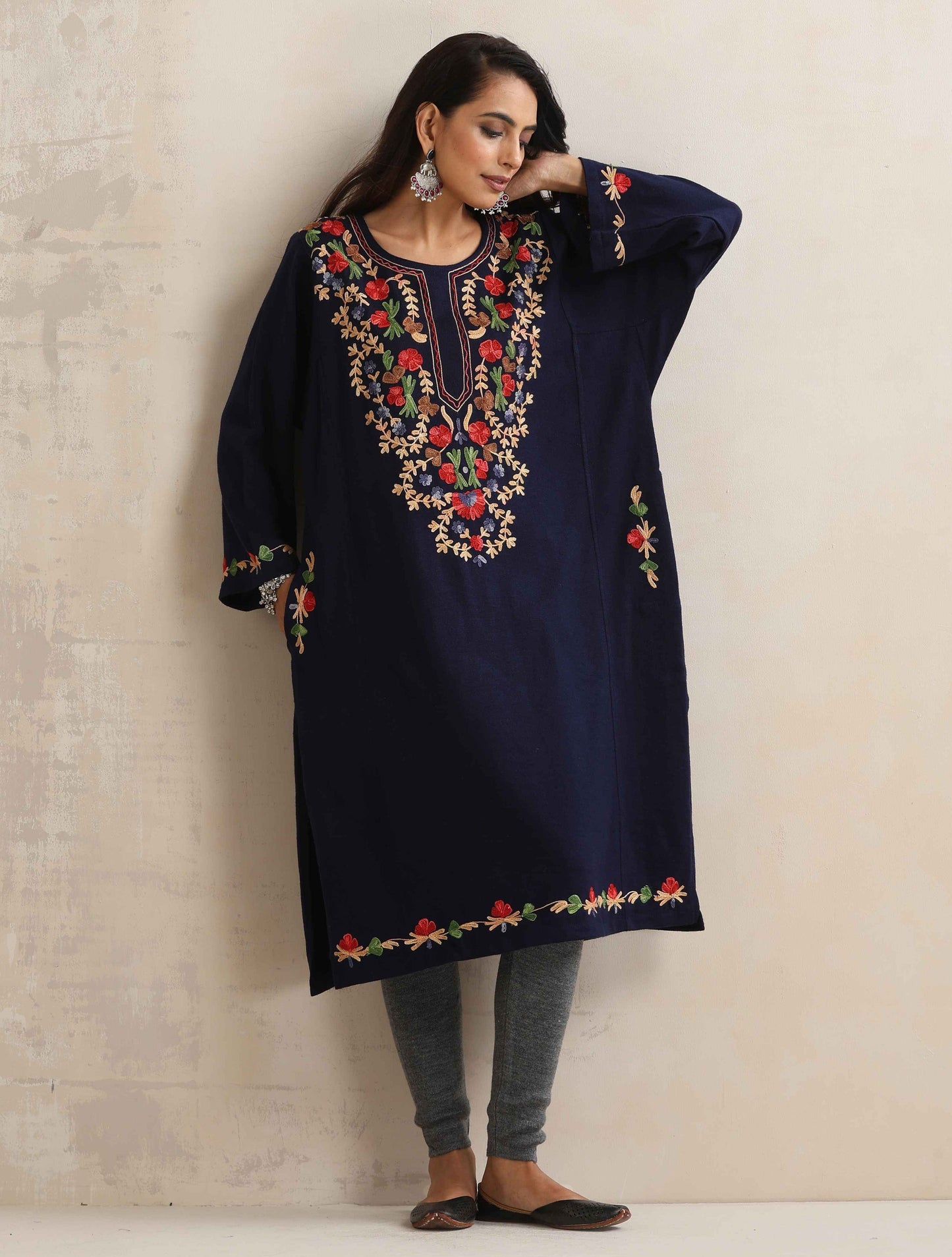 trueBrowns Blue Kashmiri Embroidered Woollen Phiran Kurta | Swadesiicart