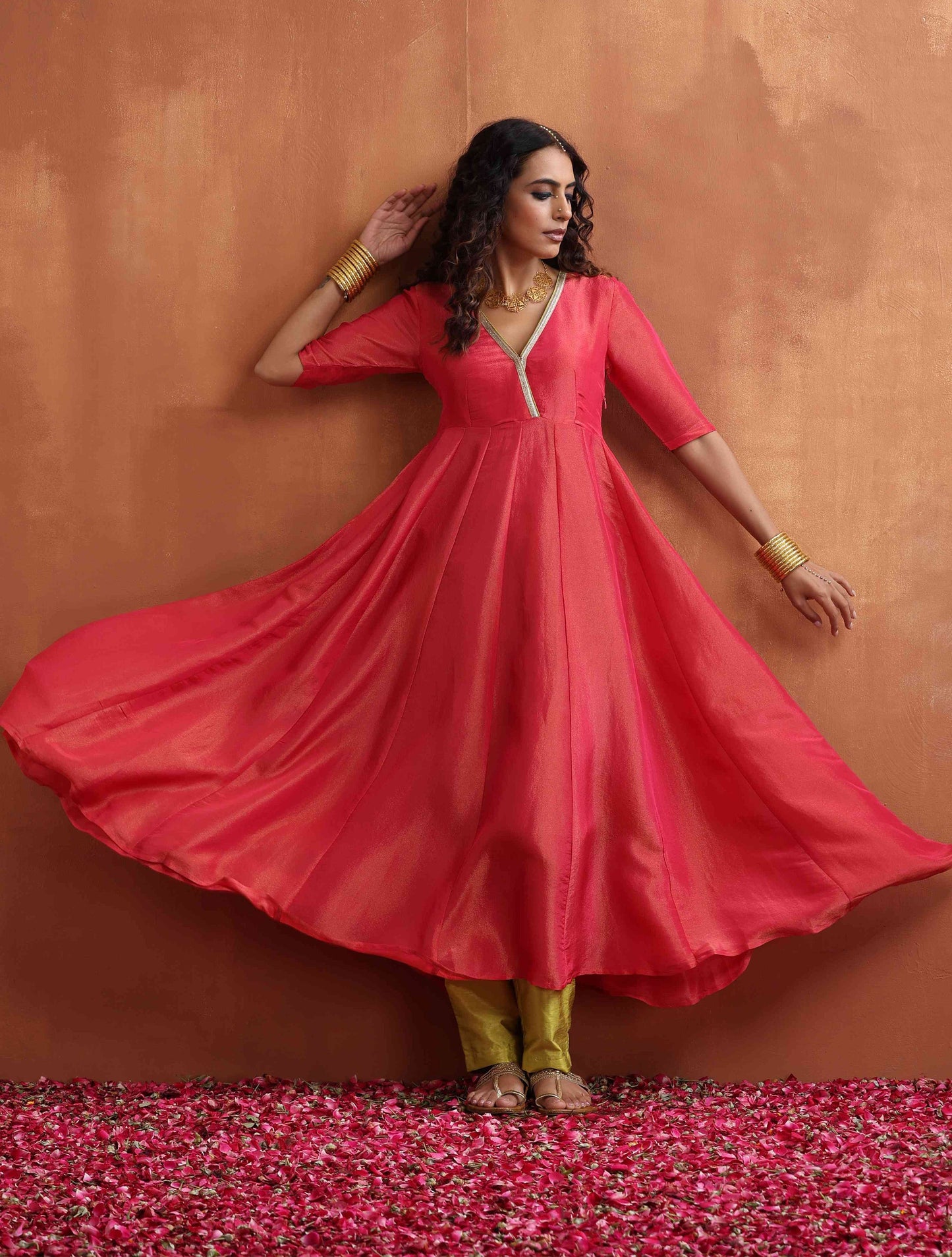 trueBrowns Hot Pink Tissue Flared Anarkali Kurta Set | Swadesiicart