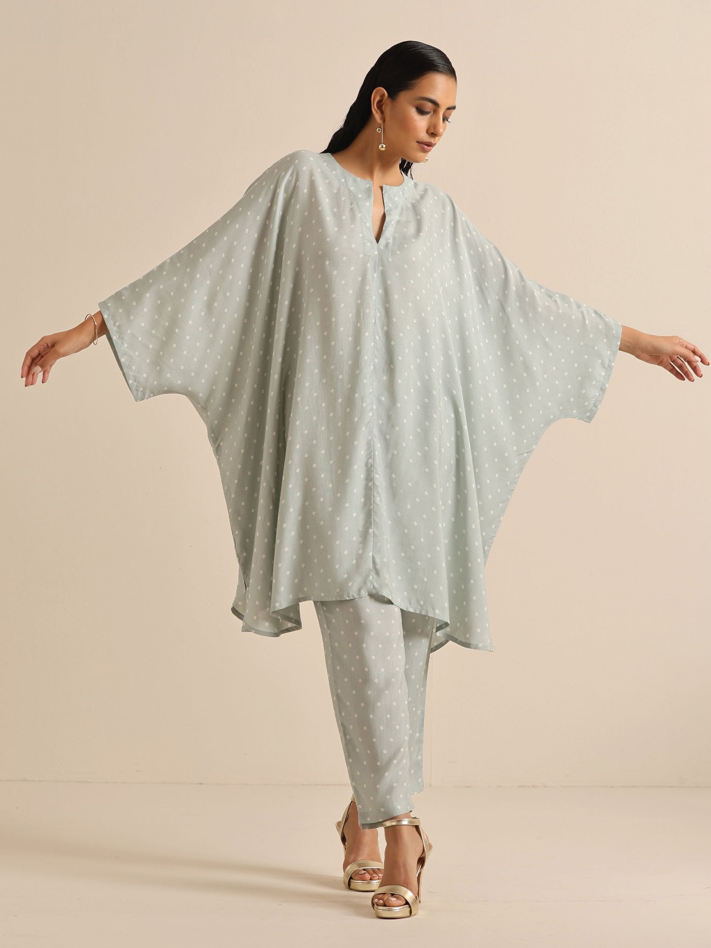 trueBrowns Grey Bandhani Printed Silk Kaftan Co-Ord Set - Swadesiicart