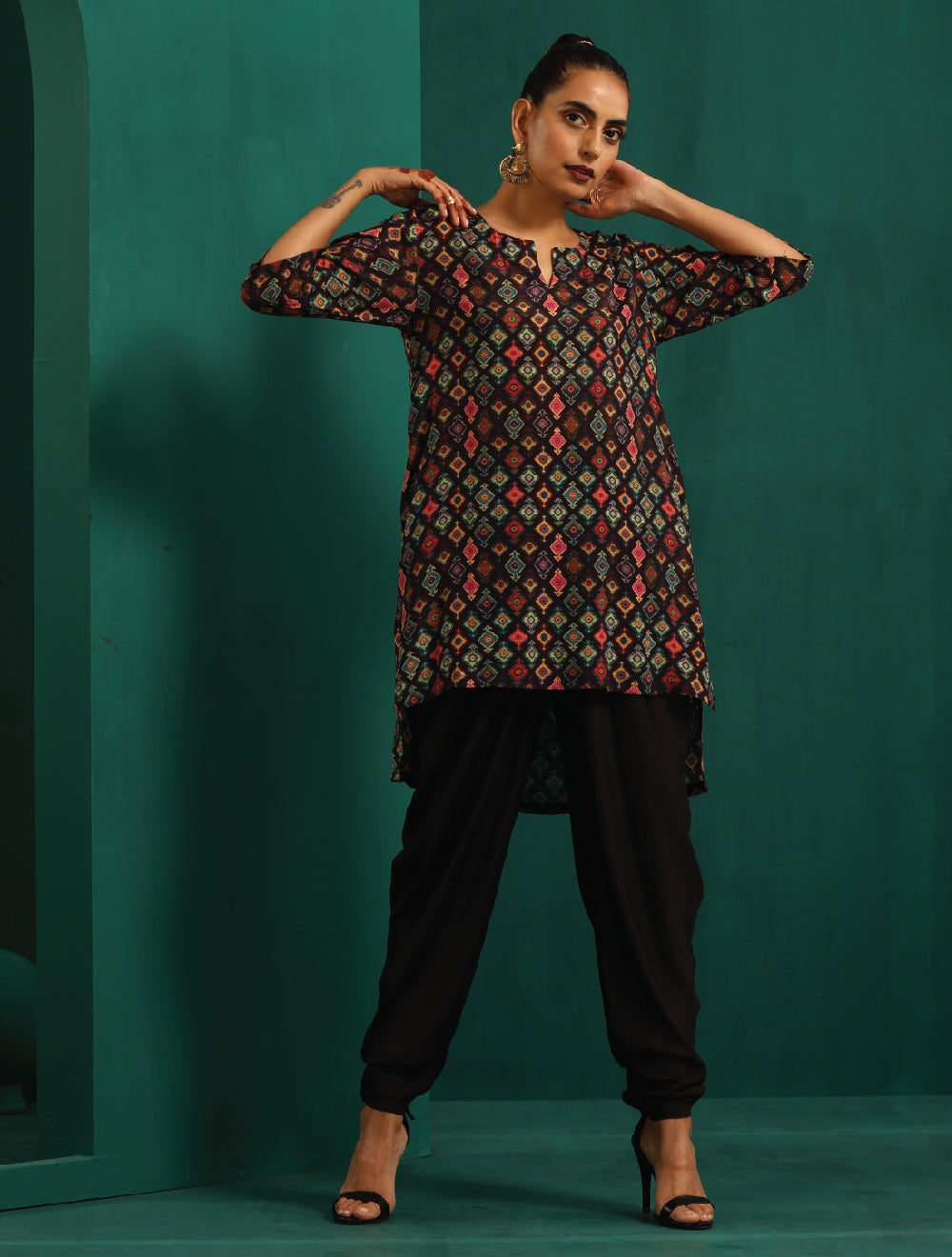 trueBrowns Black Ikat Muslin Silk Printed High Low Co-ord Set - Swadesiicart