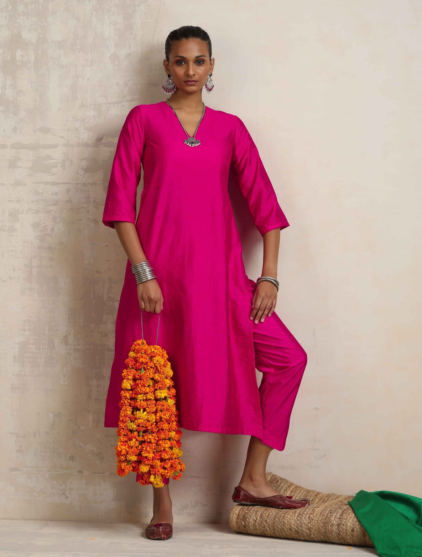 trueBrowns Pink Silk High Slit Kurta Set | Swadesiicart