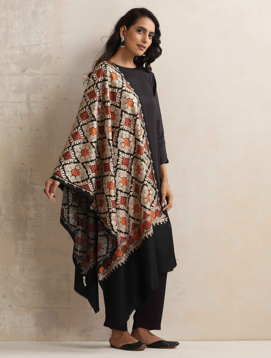 trueBrowns Black Embroidered Woollen Stole | Swadesiicart