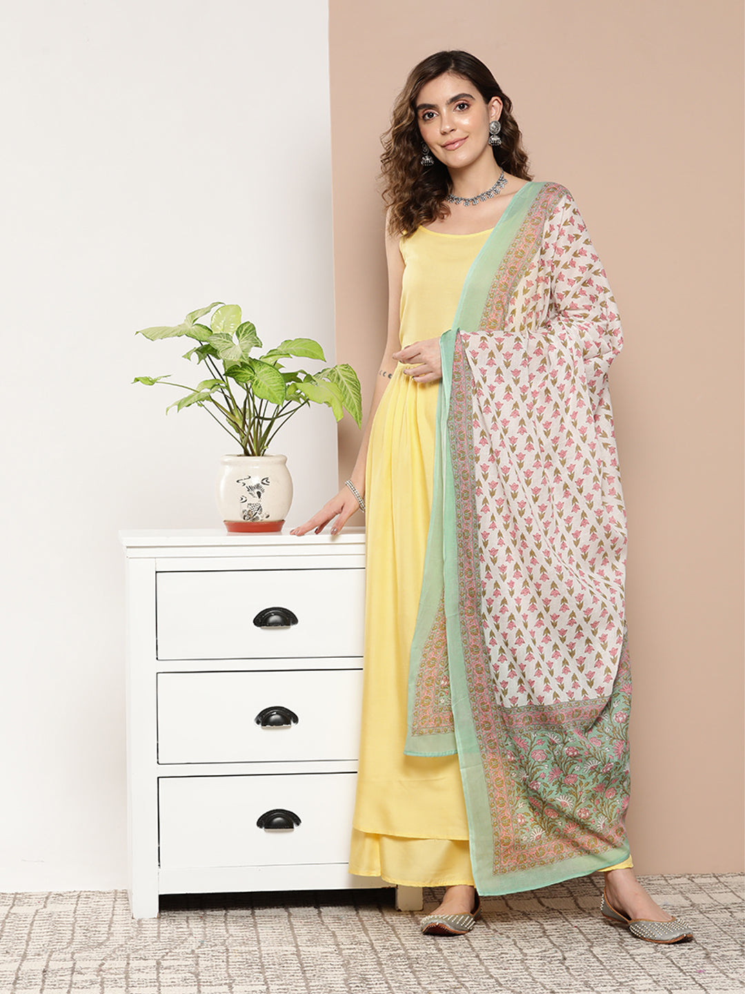 InWeave Women's Light Yellow Ray Strappy Set With Aqua Printed Border Dupatta - Swadesiicart