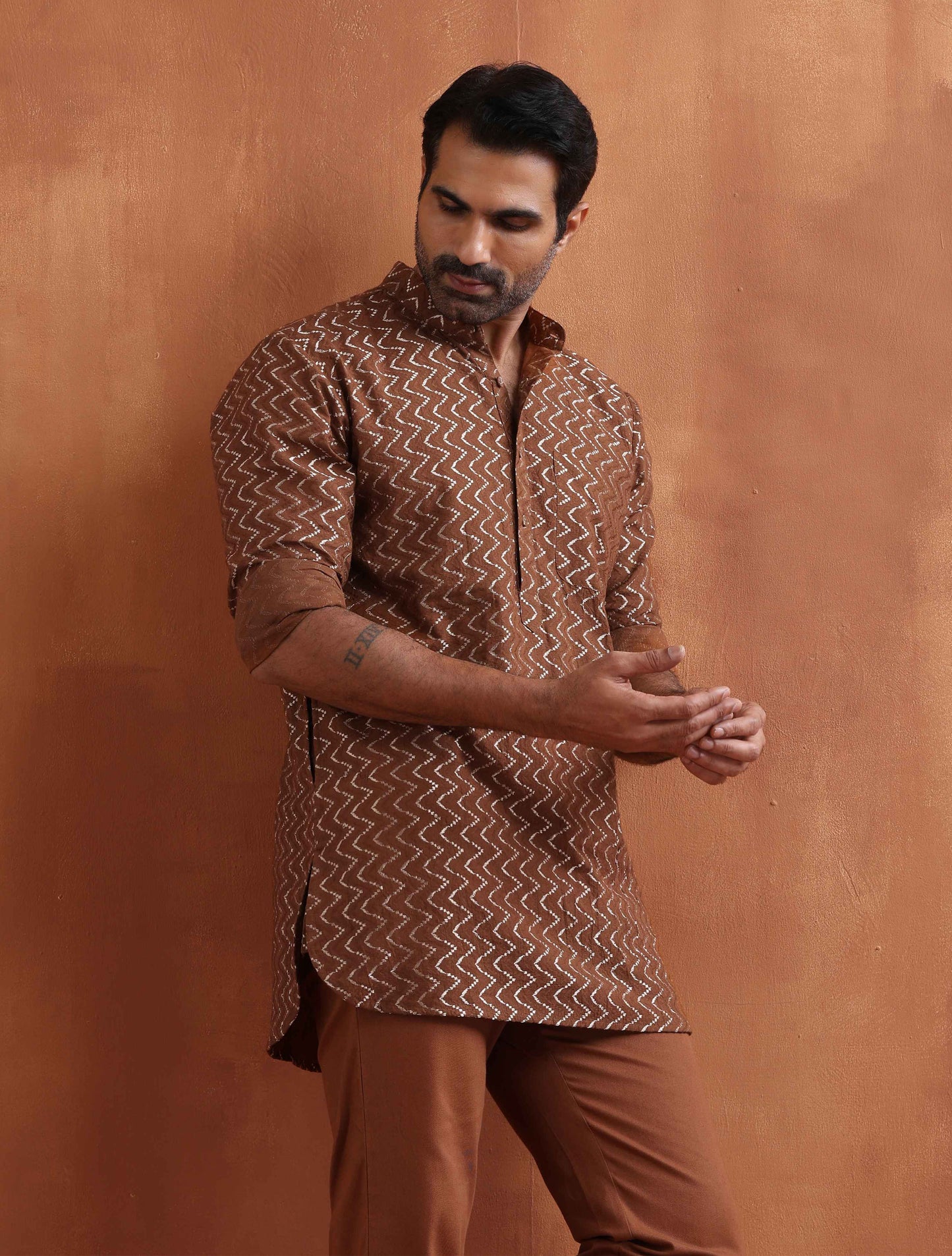 trueBrowns Men's Brown Cotton Dobby Short Kurta | Swadesiicart