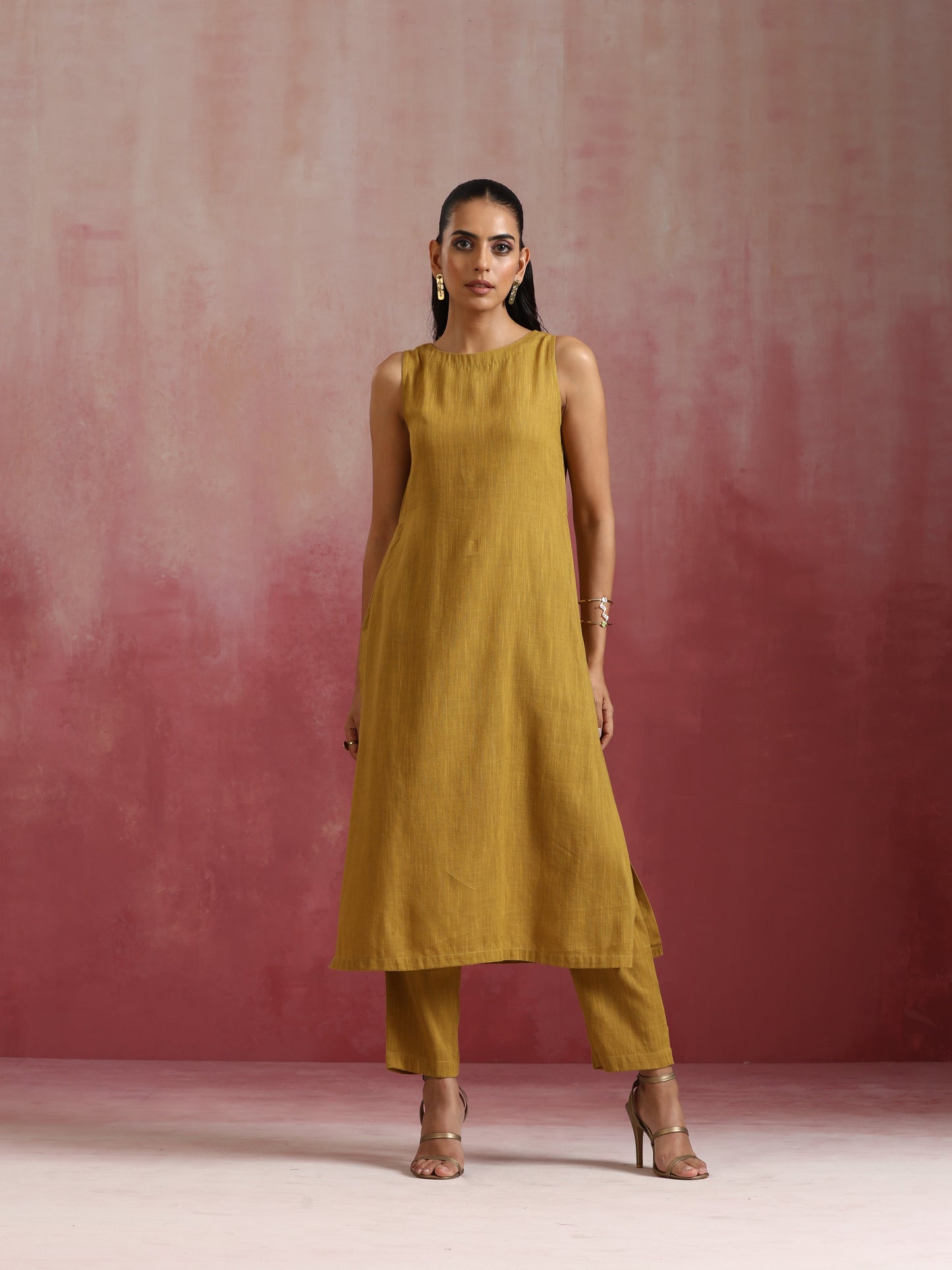 trueBrowns Mustard Cotton Kurta Set | Swadesiicart