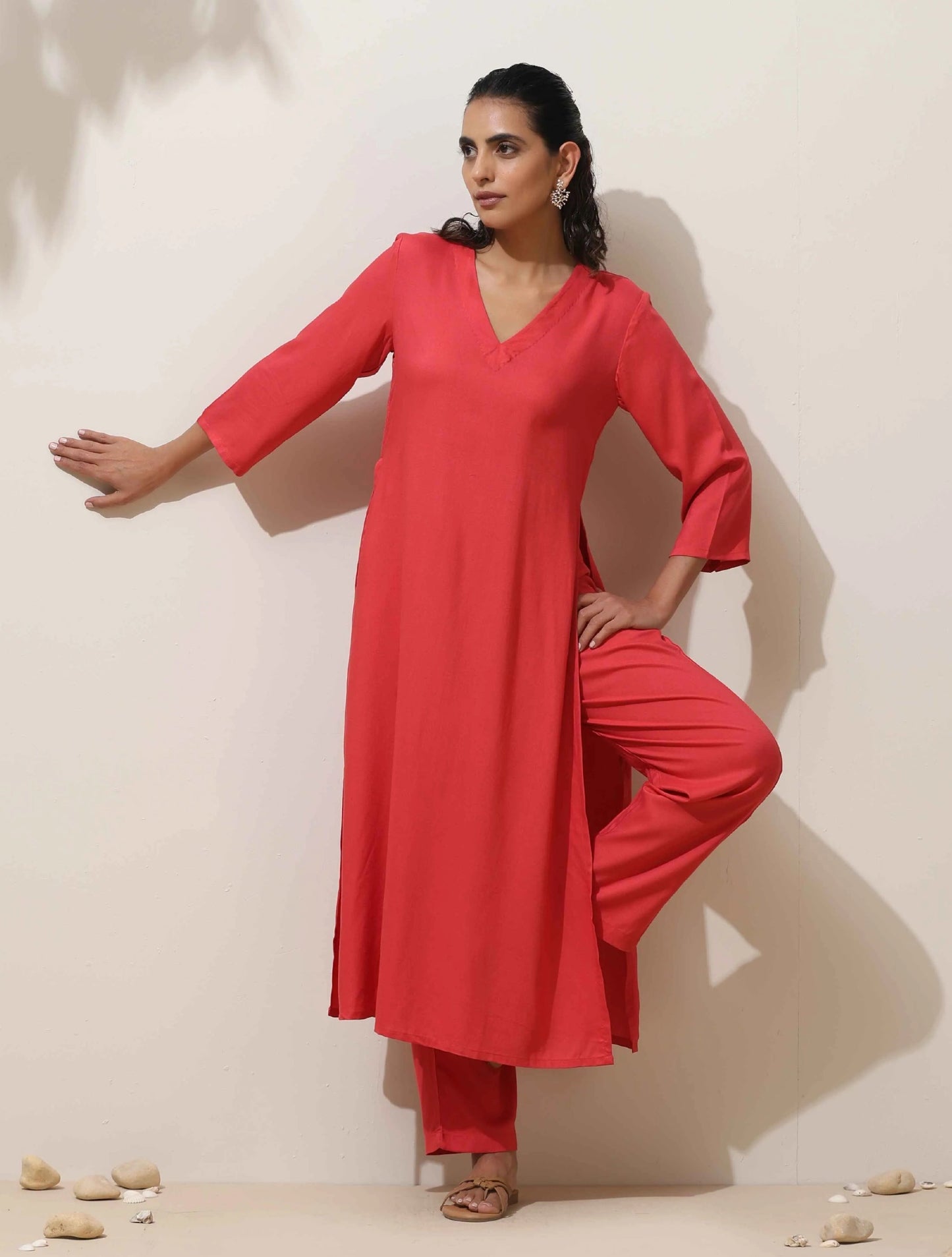 trueBrowns Coral Viscose Solid Kurta Pant Set | Swadesiicart