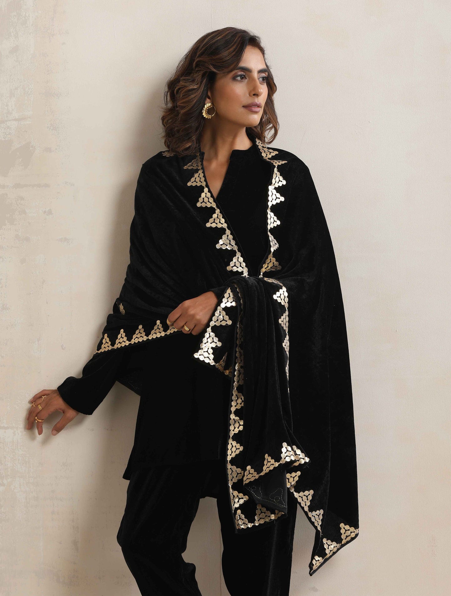 trueBrowns Black Velvet Gota Patti Stole | Swadesiicart
