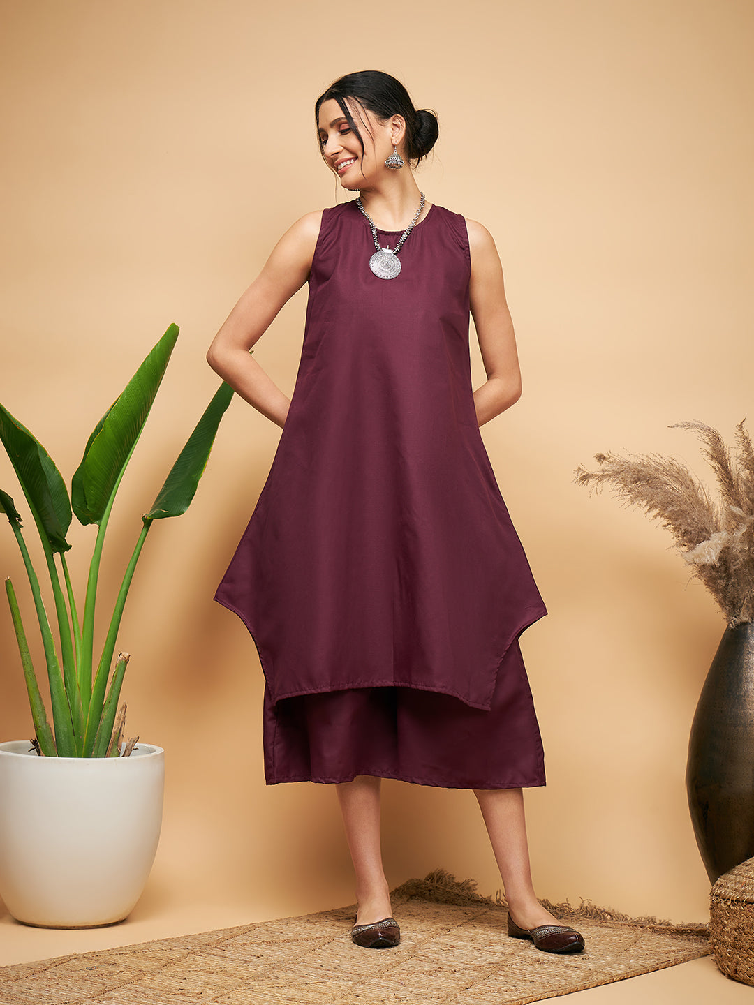 InWeave Women's Wine Solid Short Kurta Palazzo Set - Swadesiicart