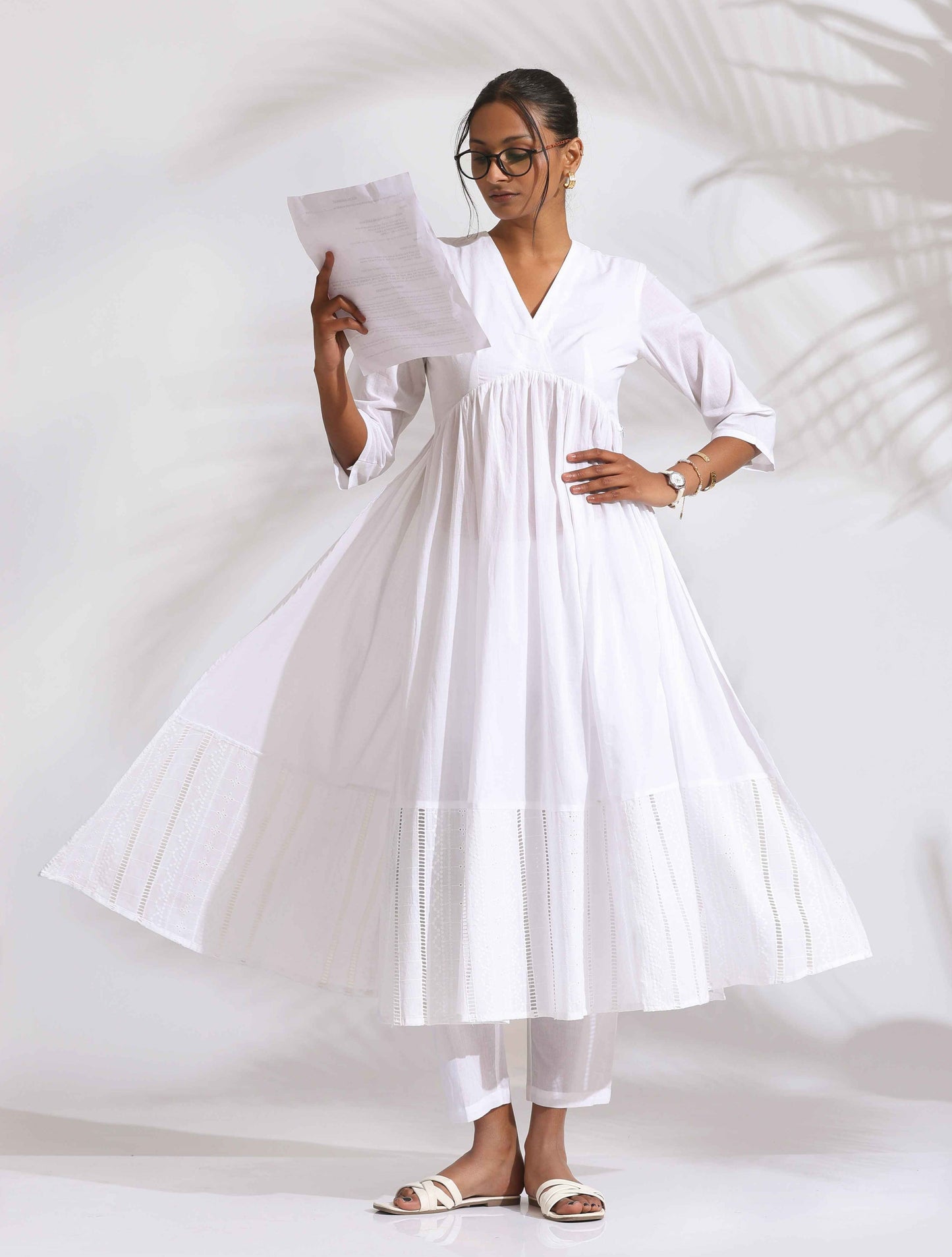 trueBrowns White Cotton Schiffli Flared Anarkali Kurta Set | Swadesiicart