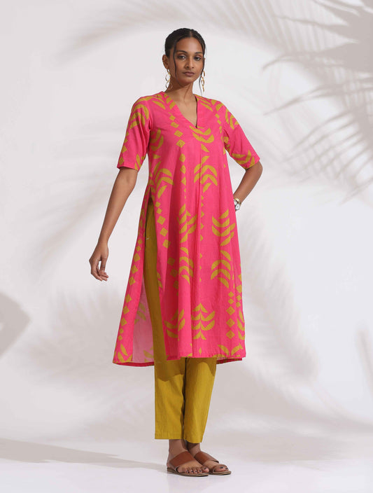 trueBrowns Pink Cotton Print A-line Kurta Set | Swadesiicart