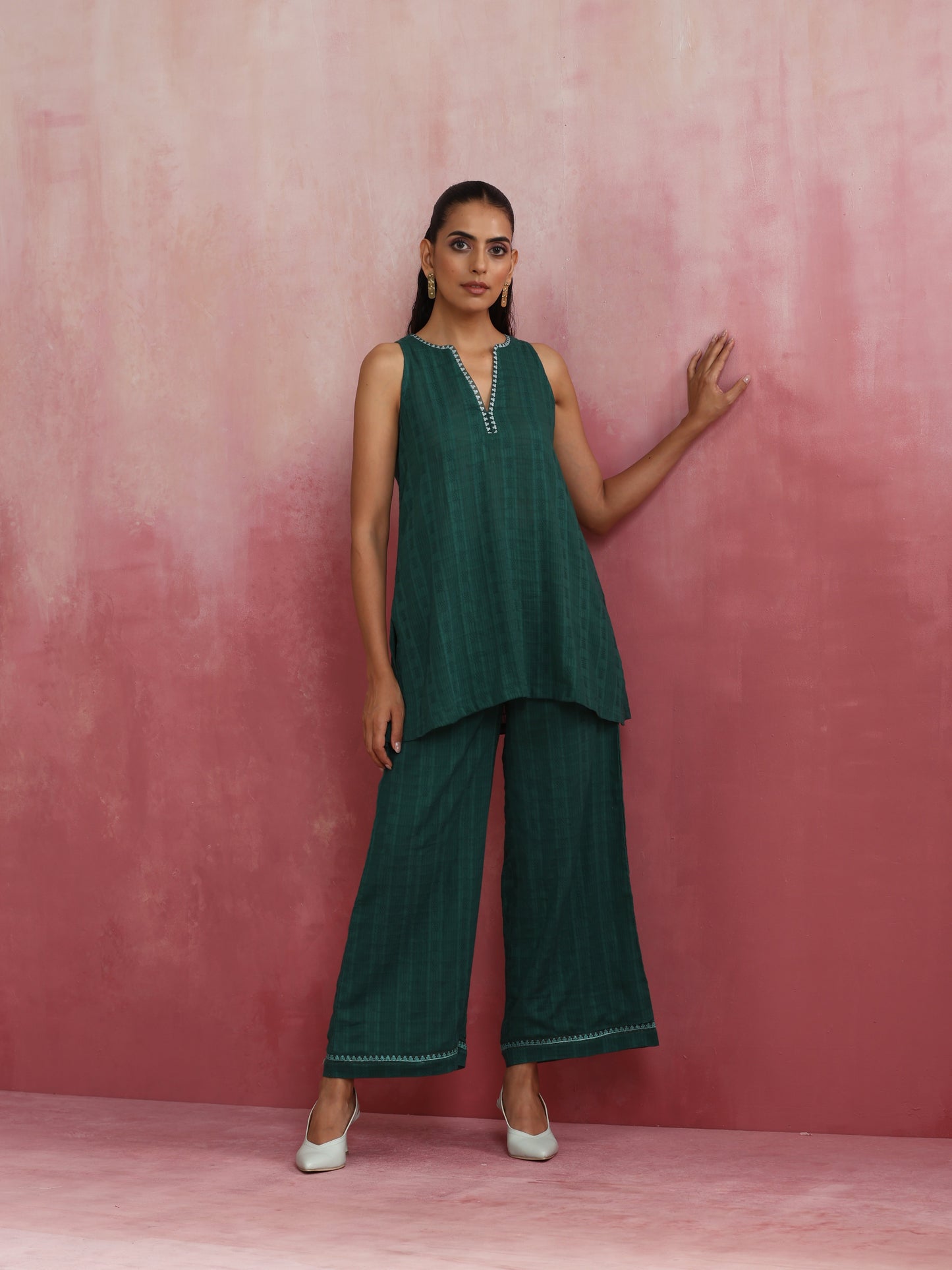 trueBrowns Dark Green Cotton Dobby Kurta Co-ord set - Swadesiicart