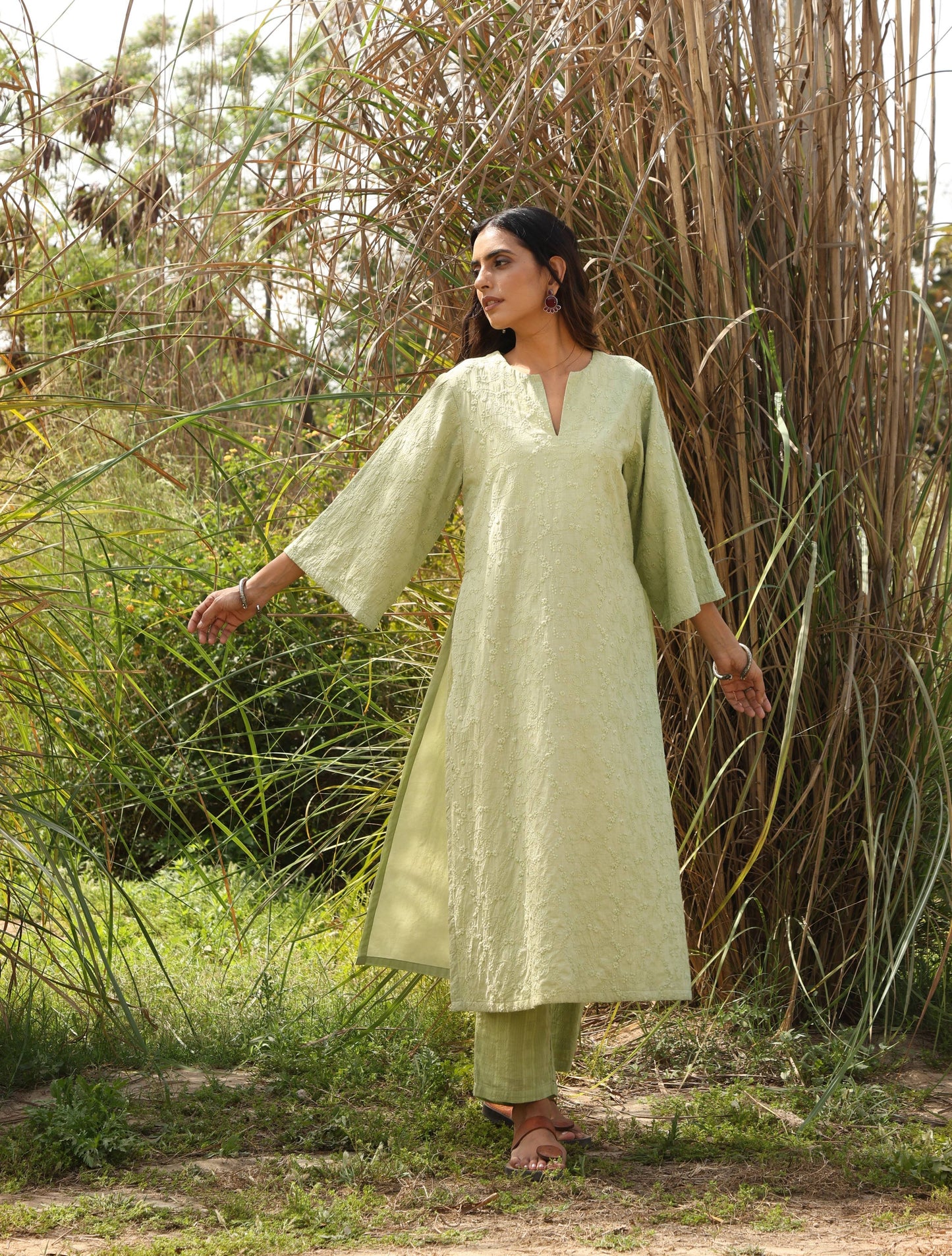 trueBrowns Green Cotton Embroidered Kurta Set | Swadesiicart