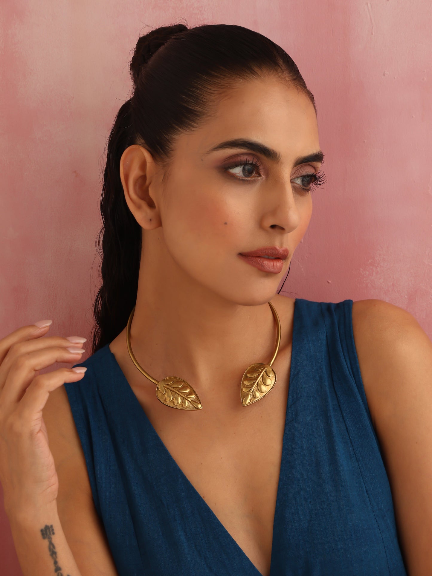 trueBrowns Brass Leaf Contemporary choker | Swadesiicart
