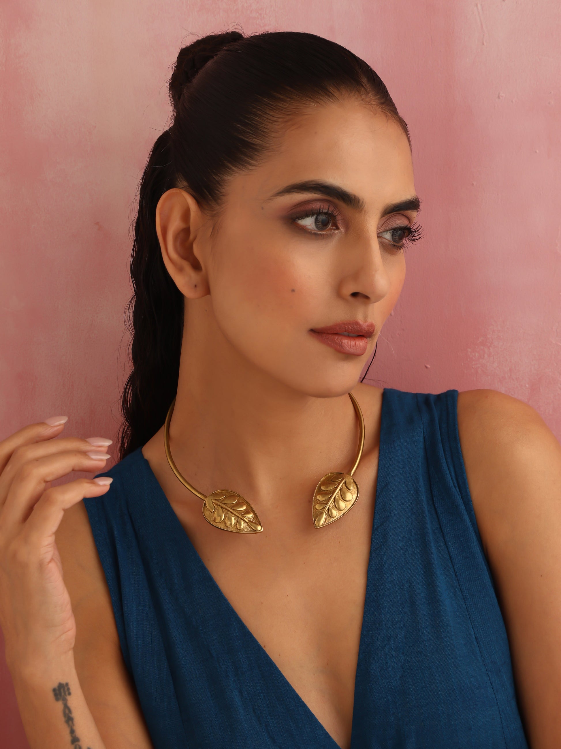 trueBrowns Brass Leaf Contemporary choker | Swadesiicart