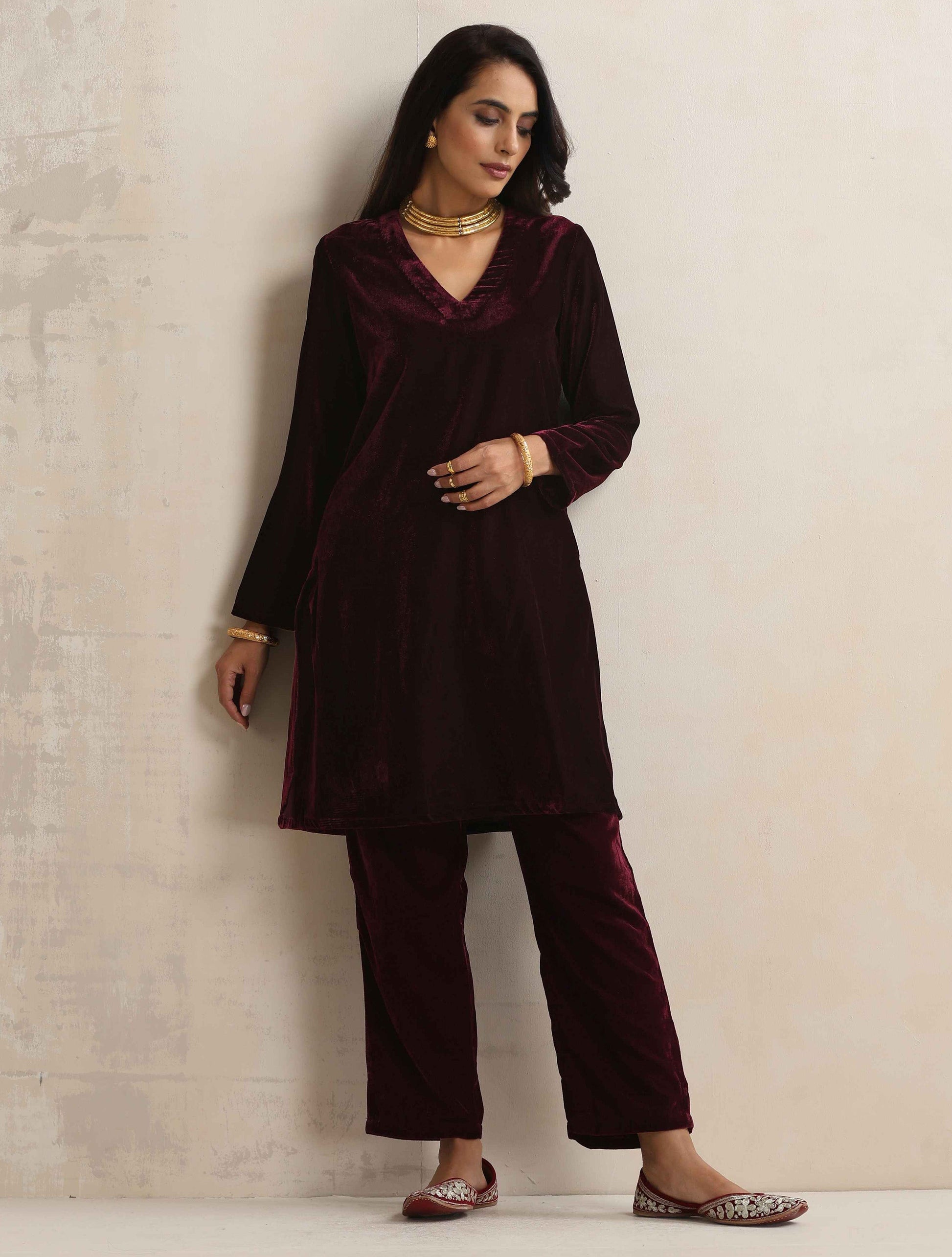 trueBrowns Purple Velvet Kurta Co-ord Set - Swadesiicart