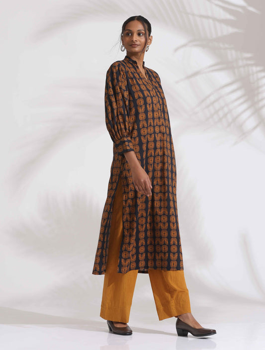 trueBrowns Black Cotton Print Straight Kurta Set | Swadesiicart