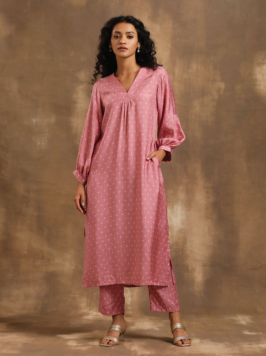 trueBrowns Light Mauve Bandhani Printed Silk Kurta Pant Set | Swadesiicart