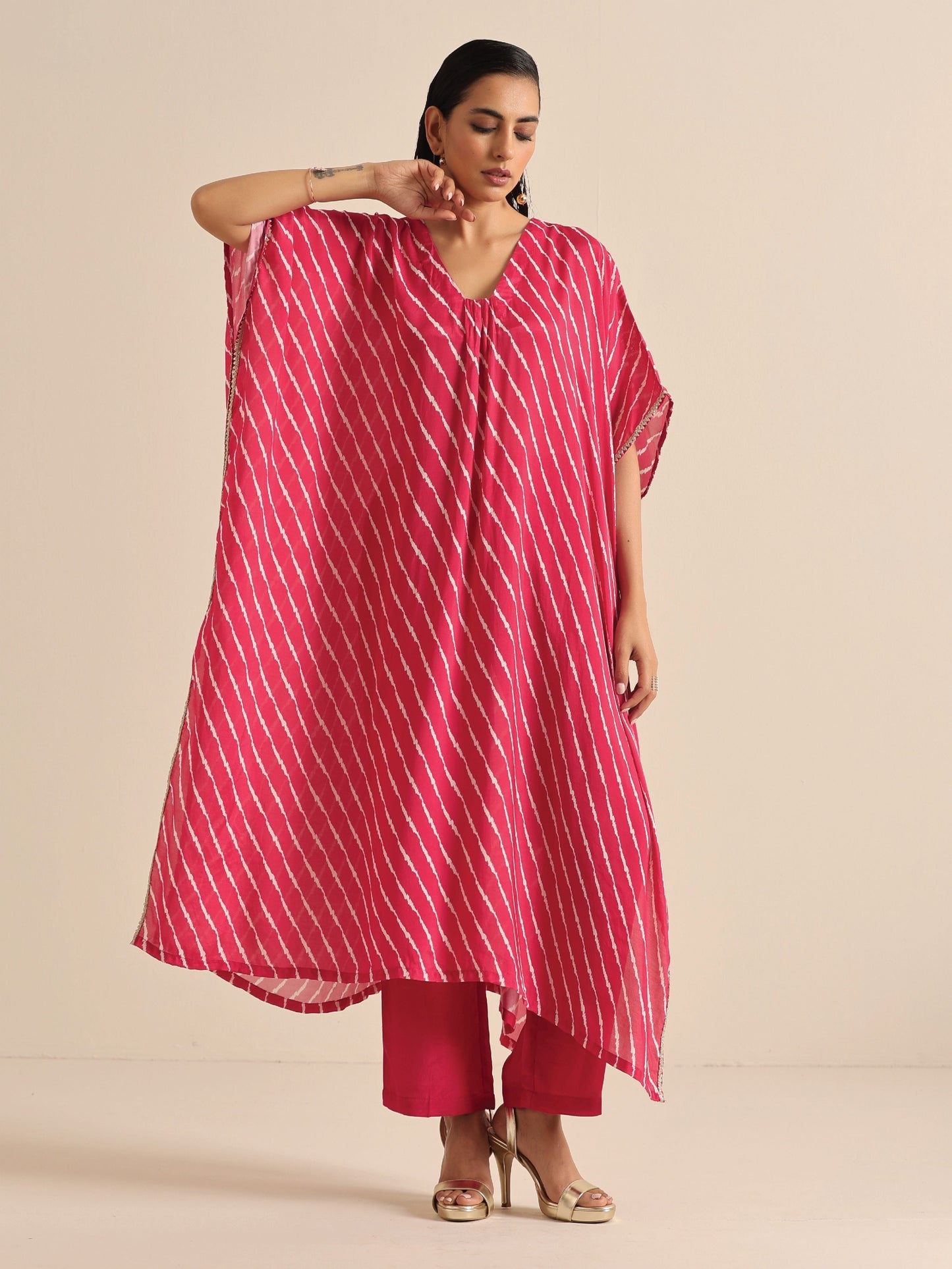 trueBrowns Pink Lehariya Printed Silk Kaftan Pant Set | Swadesiicart
