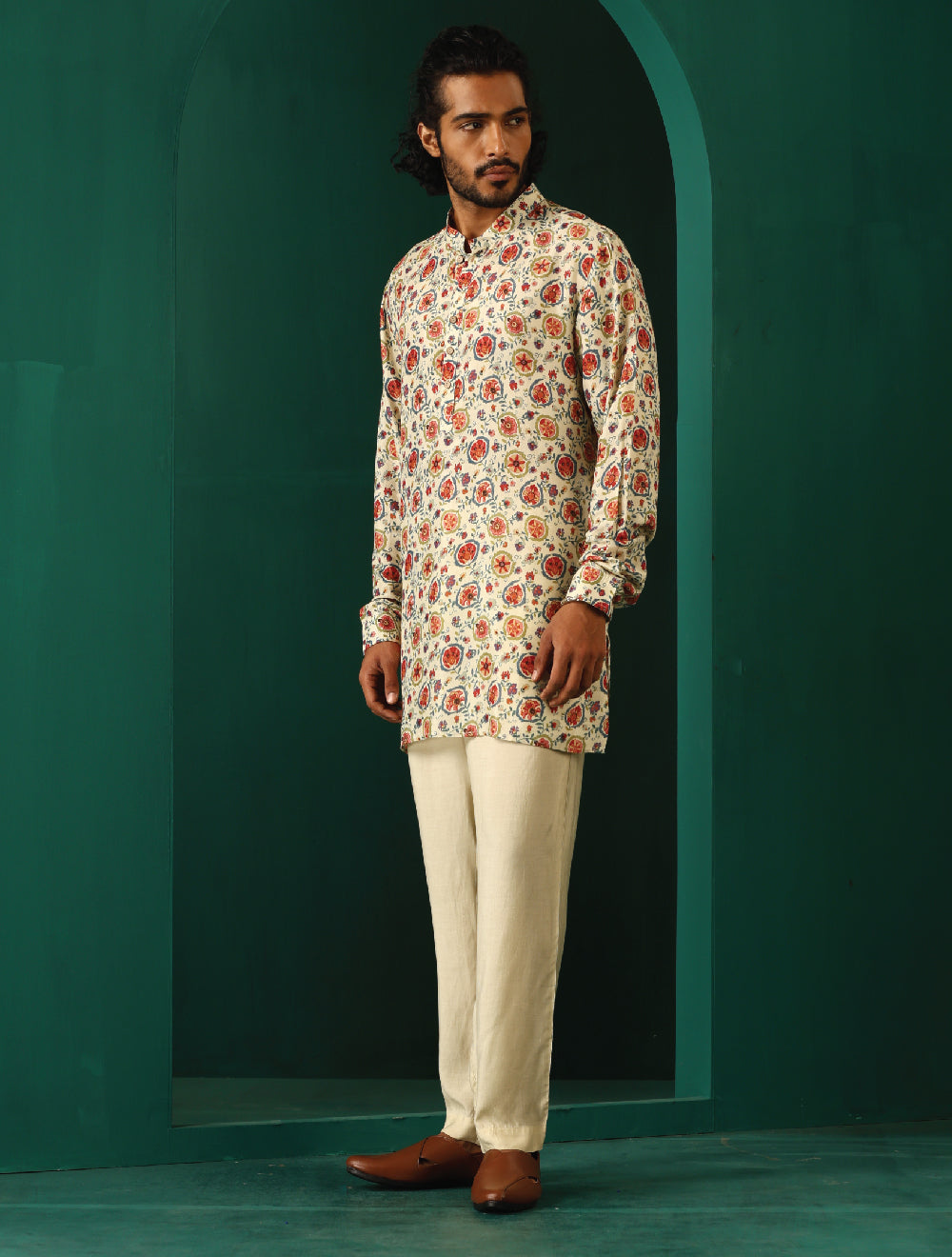 trueBrowns Men's Off White Floral Bunch Muslin Silk Printed Co-ord Set - Swadesiicart