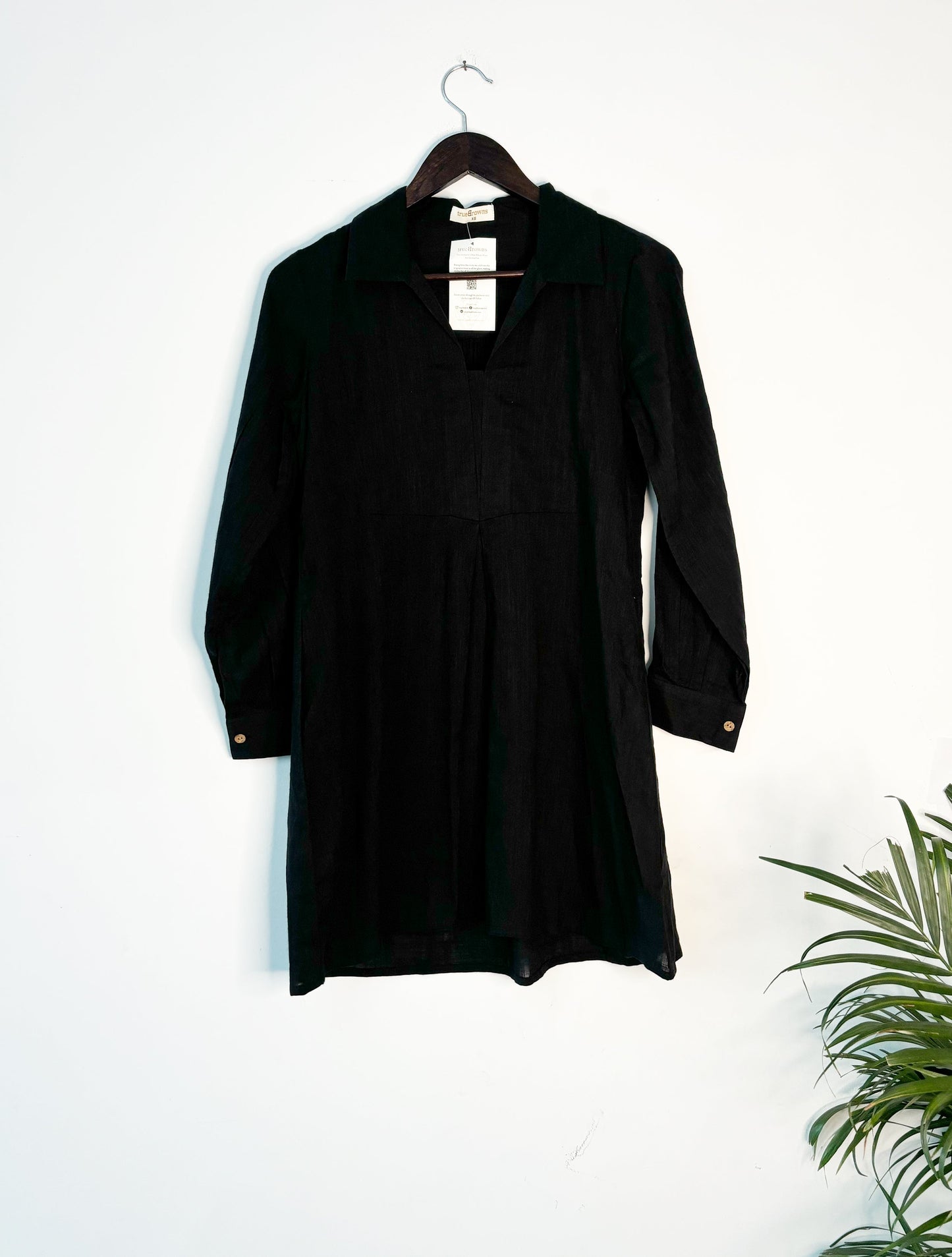 trueBrowns Black Slub Top | Swadesiicart