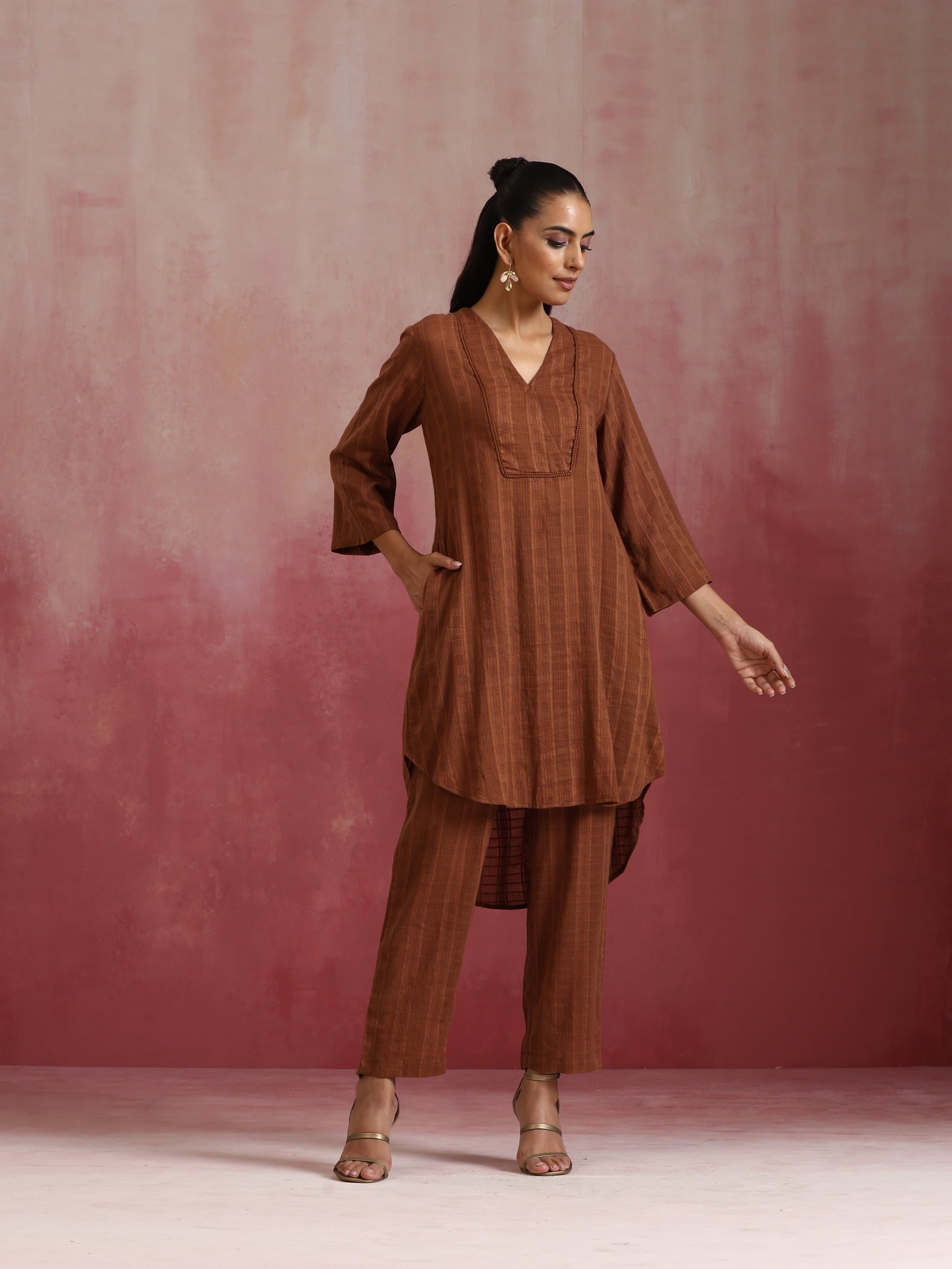 trueBrowns Brown Cotton Dobby Kurta Co-ord set - Swadesiicart