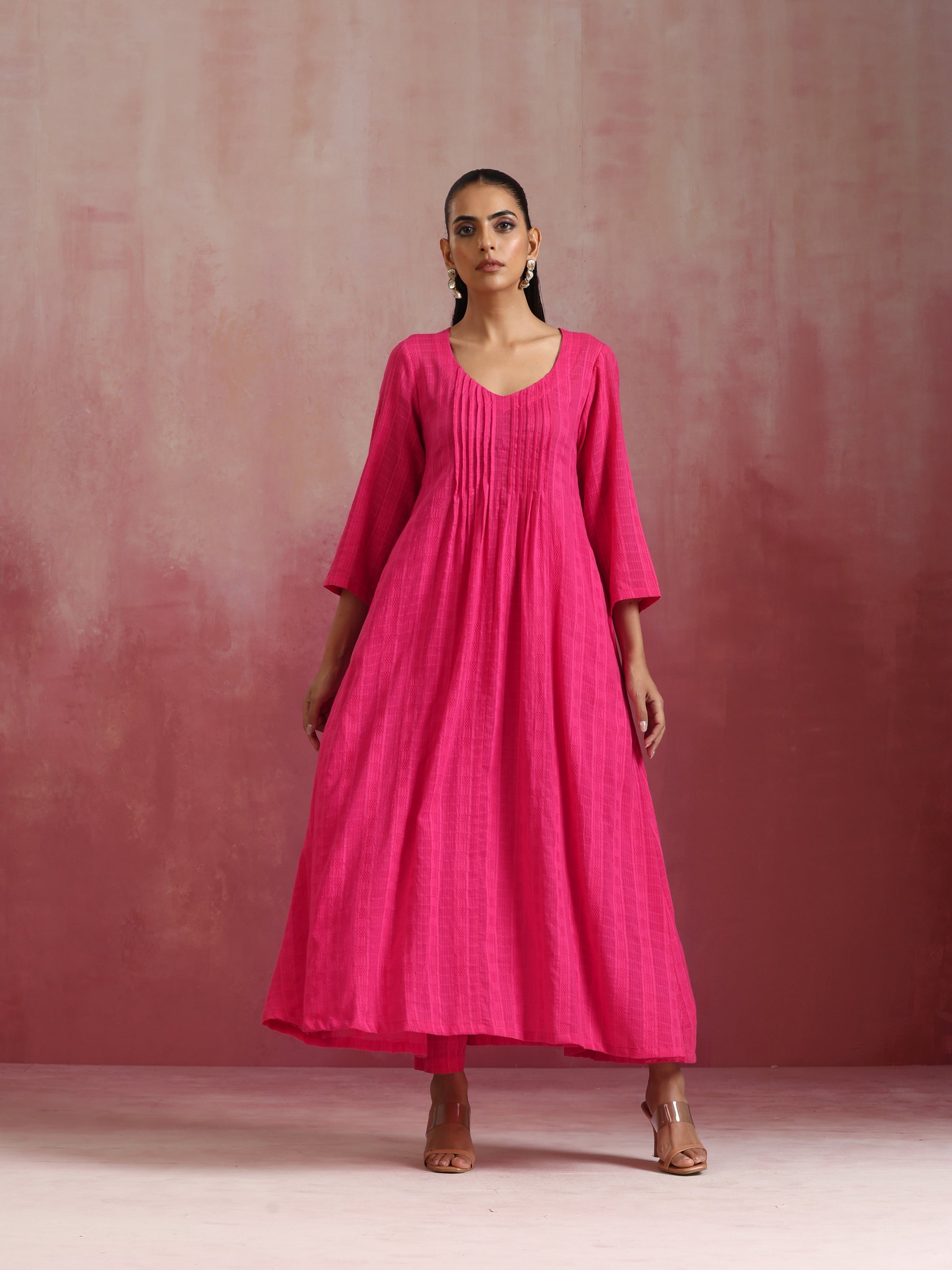 trueBrowns Pink Cotton Dobby Kurta Set | Swadesiicart