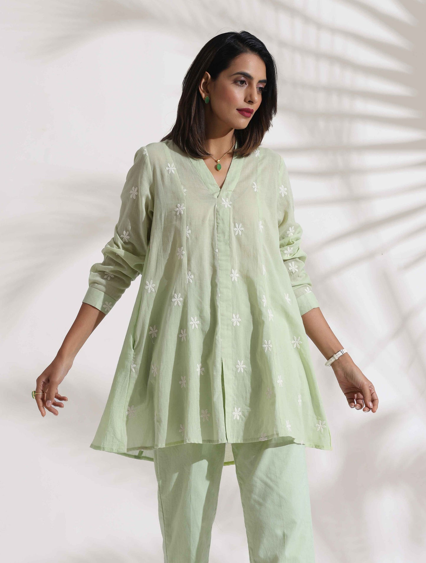 trueBrowns Green Cotton Floral Embroidered Co-ord Set - Swadesiicart